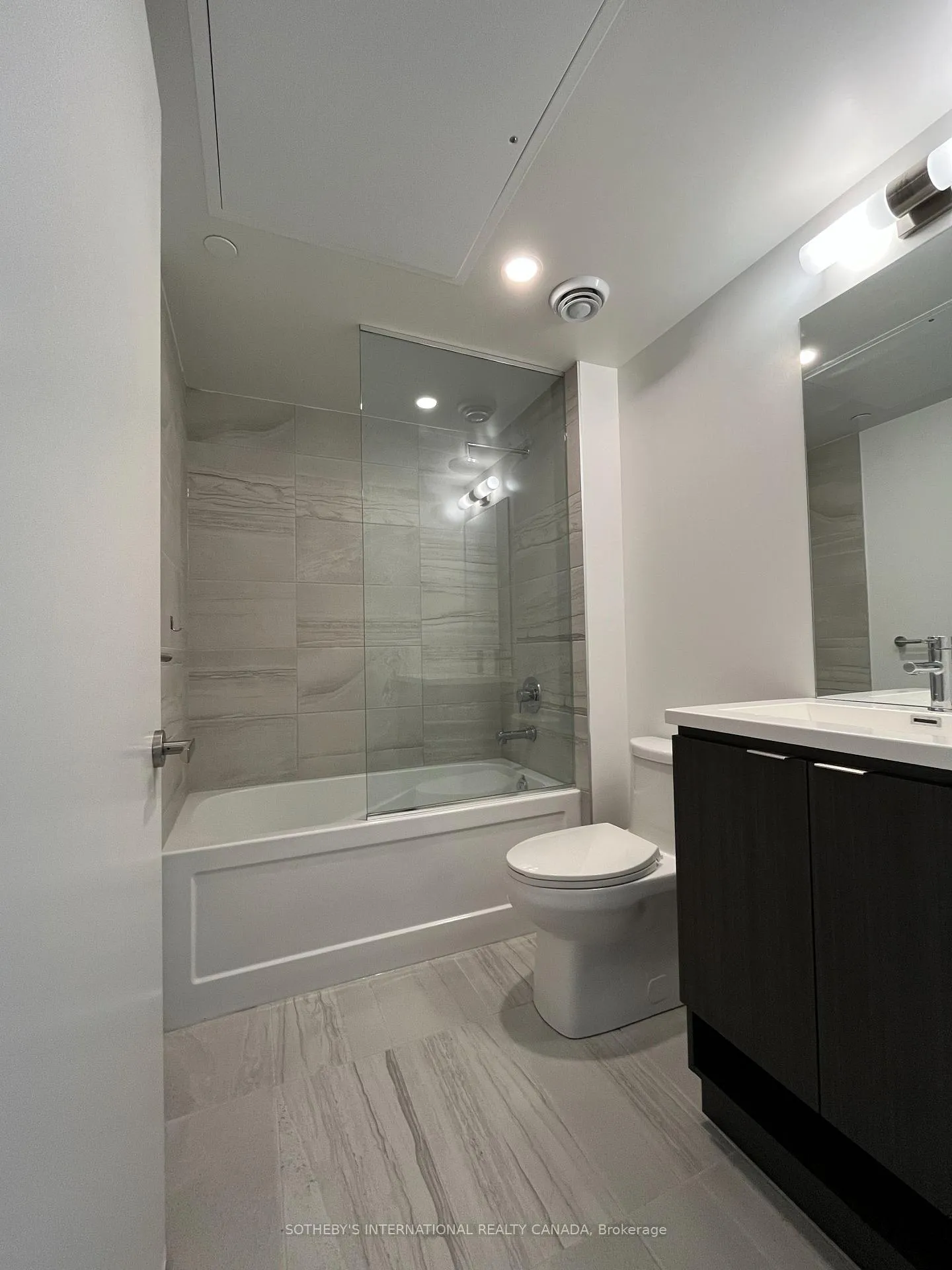 Photo 9 of Unit 4602, 55 Cooper Street, Toronto, Waterfront Communities — HOMEH