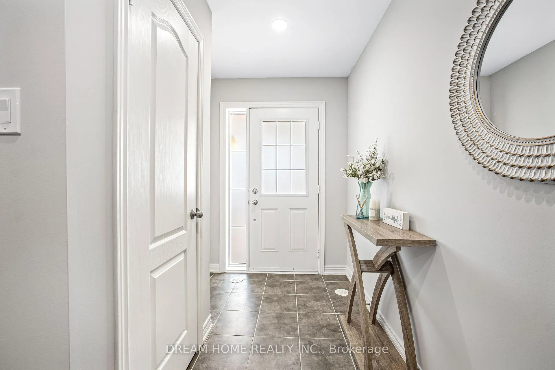 Photo 3 of 46 Roy Grove Way, Markham, Greensborough — HOMEH