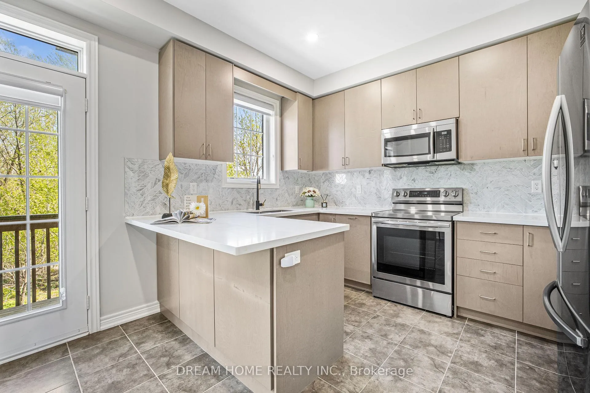 Photo 7 of 46 Roy Grove Way, Markham, Greensborough — HOMEH