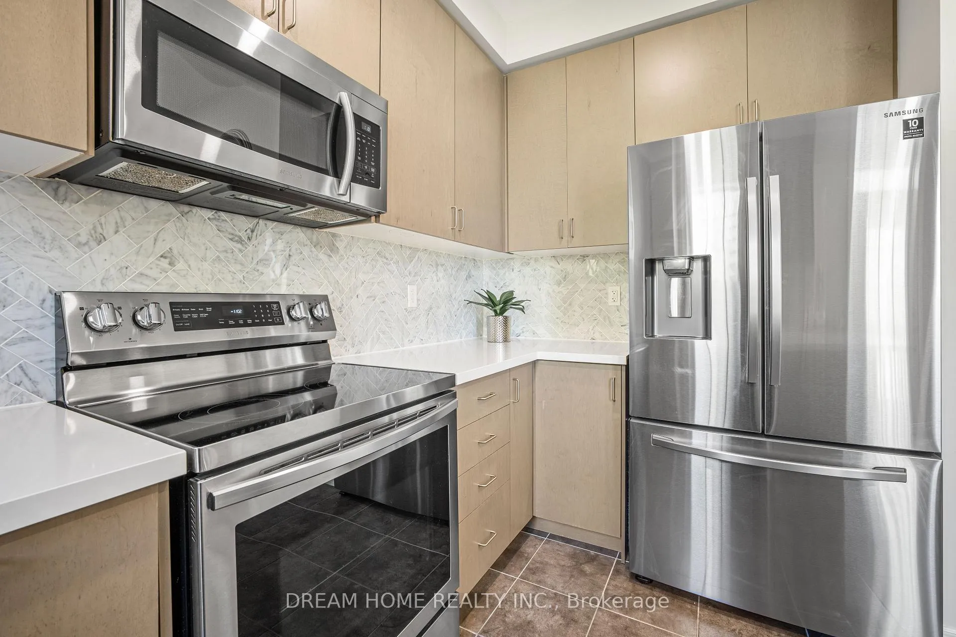 Photo 9 of 46 Roy Grove Way, Markham, Greensborough — HOMEH