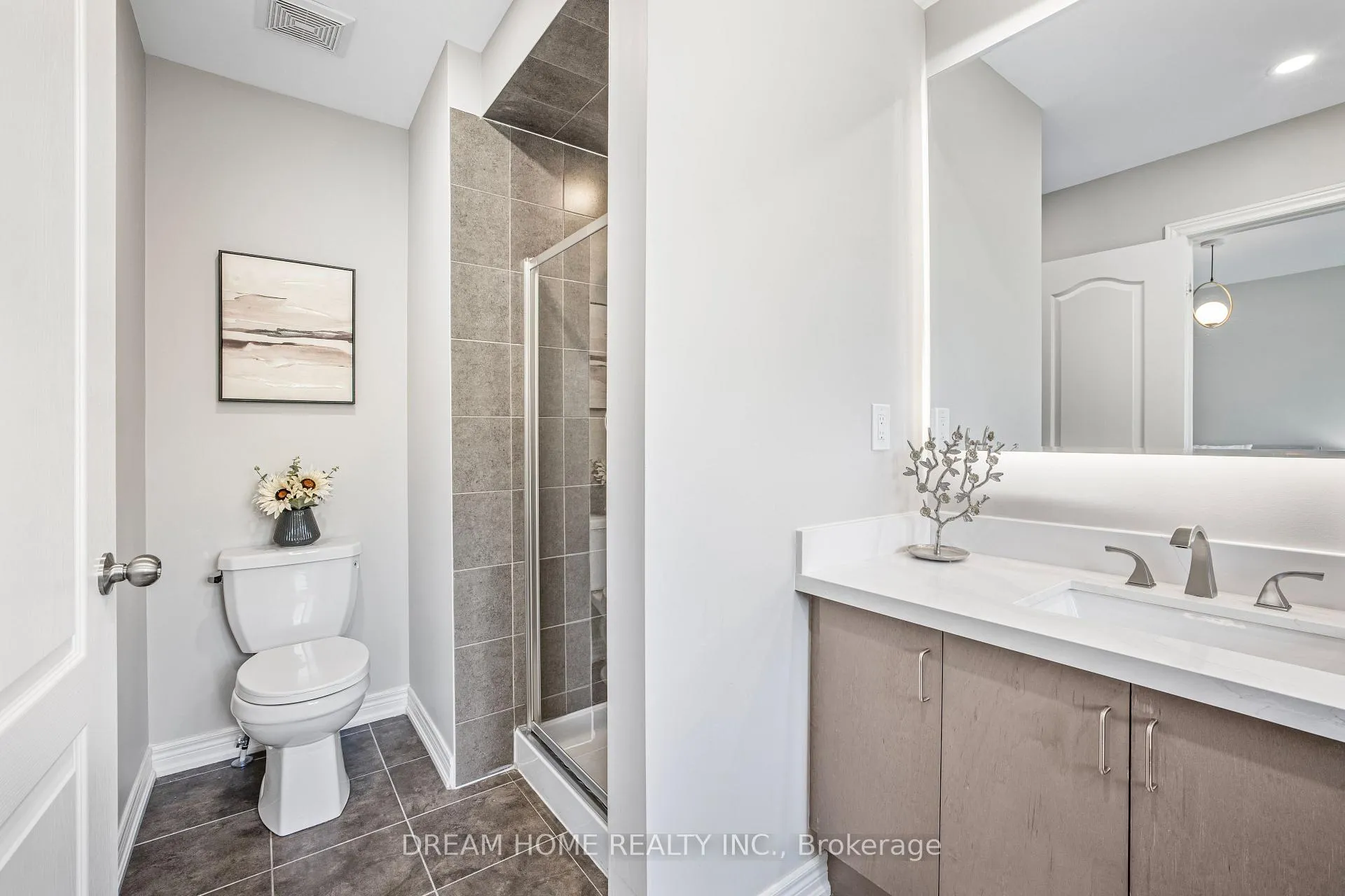 Photo 18 of 46 Roy Grove Way, Markham, Greensborough — HOMEH