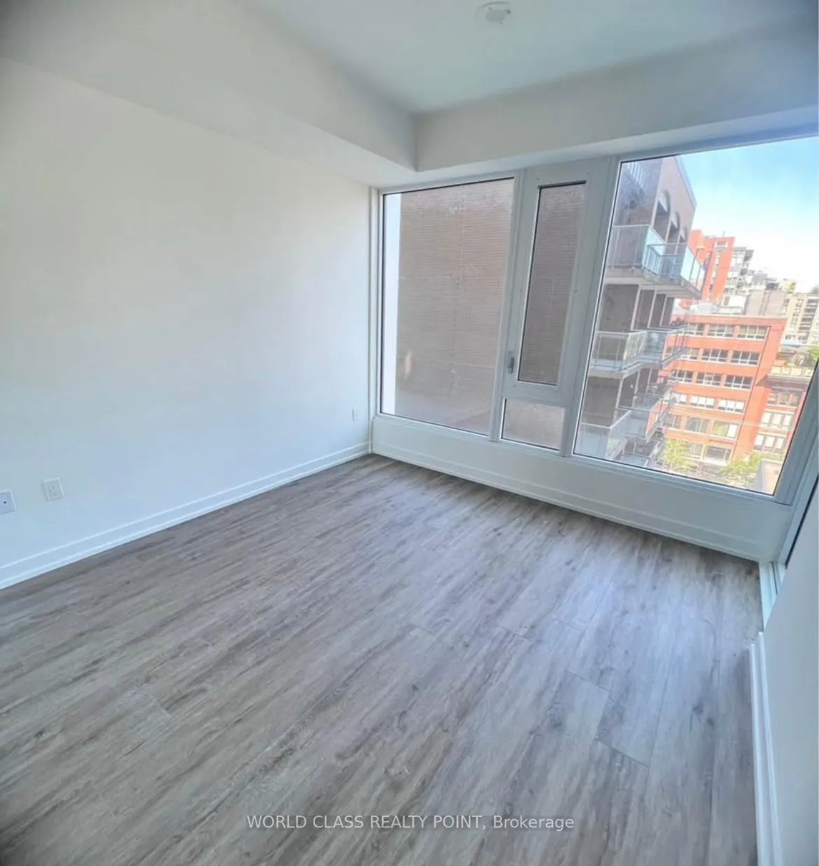 Photo 5 of Unit 807, 158 Front Street E, Toronto, Moss Park — HOMEH
