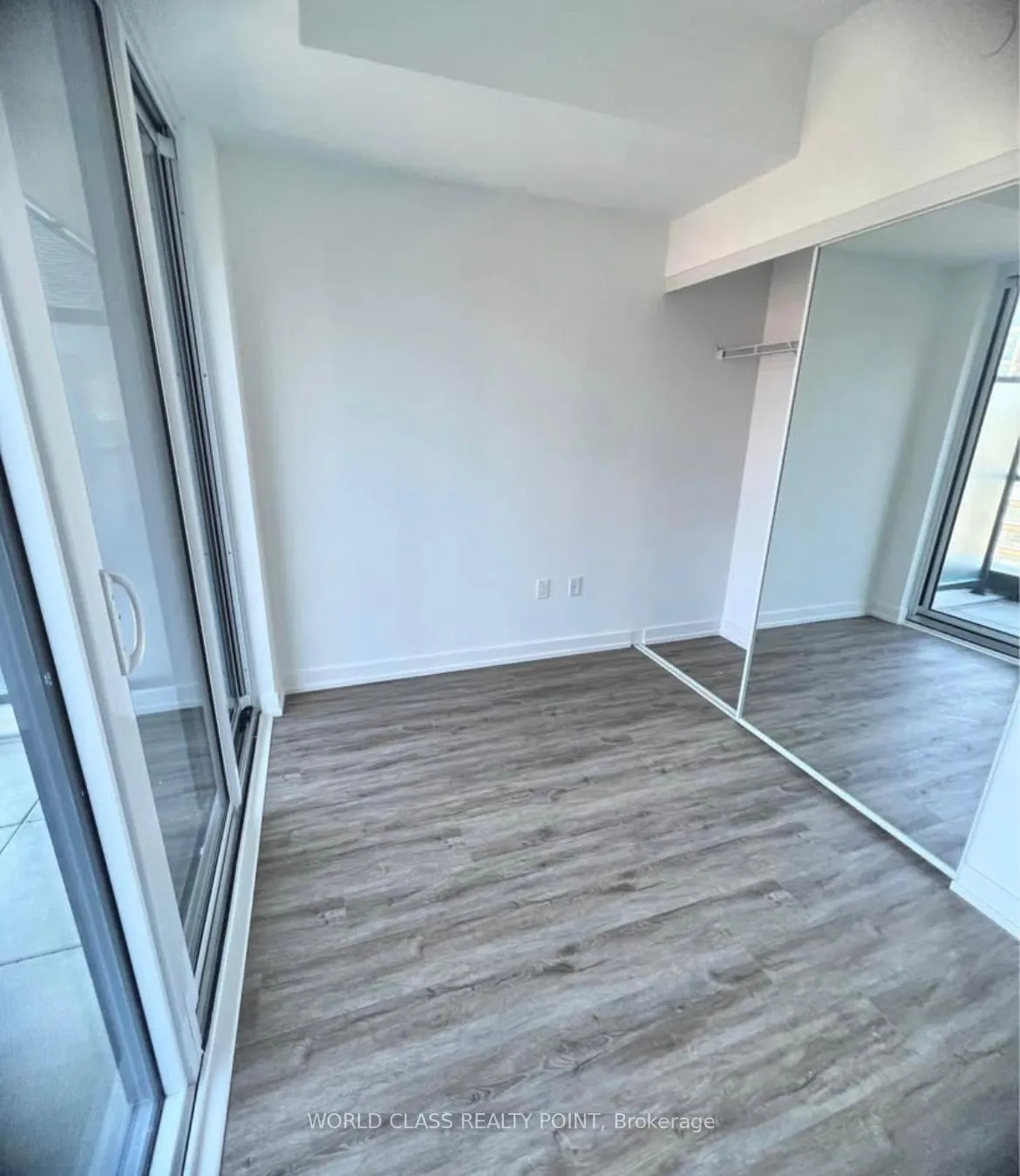 Photo 6 of Unit 807, 158 Front Street E, Toronto, Moss Park — HOMEH