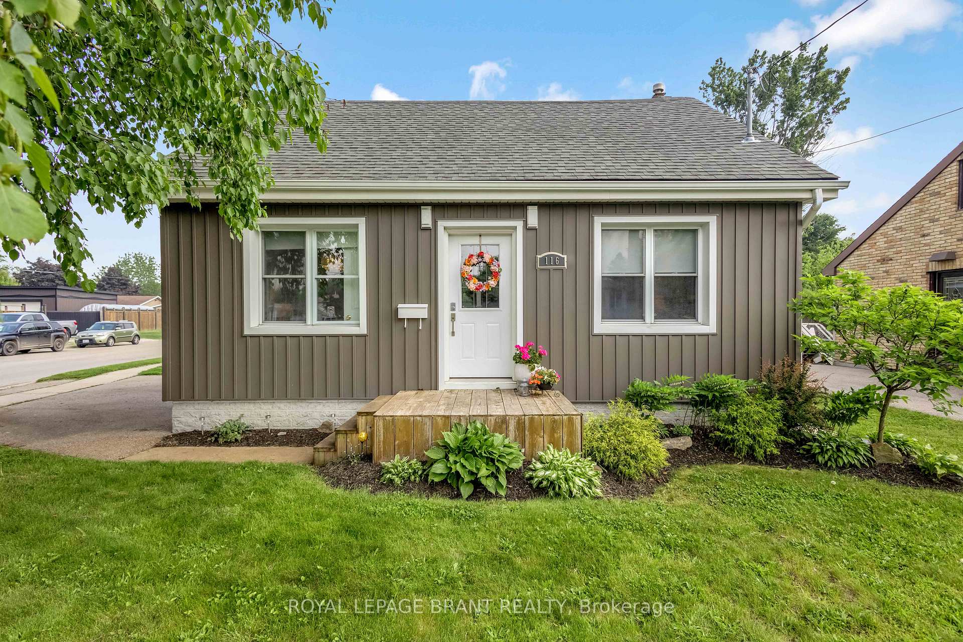 Photo 1 of 116 Silver Street, Brant, Paris — HOMEH