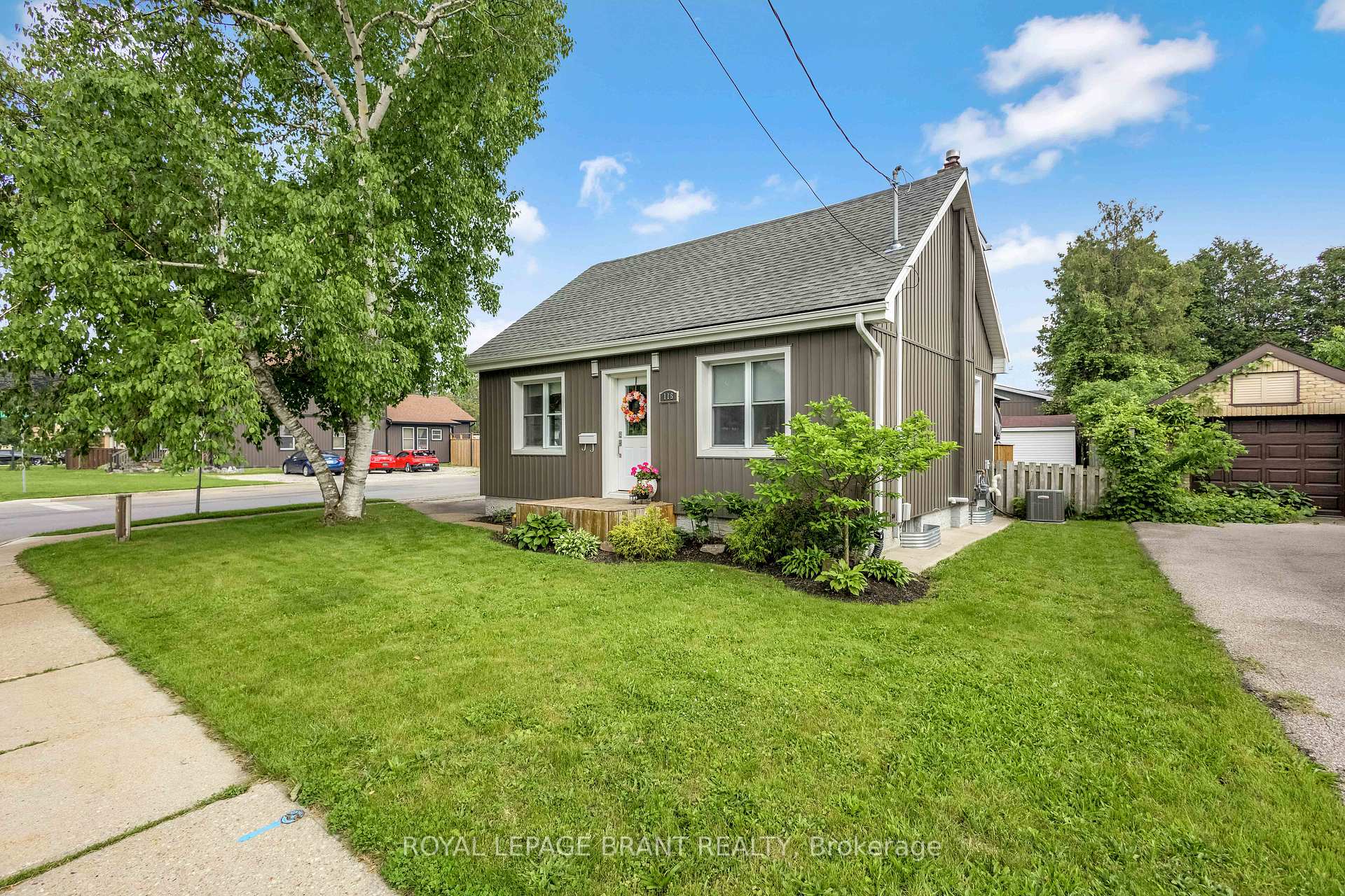 Photo 2 of 116 Silver Street, Brant, Paris — HOMEH
