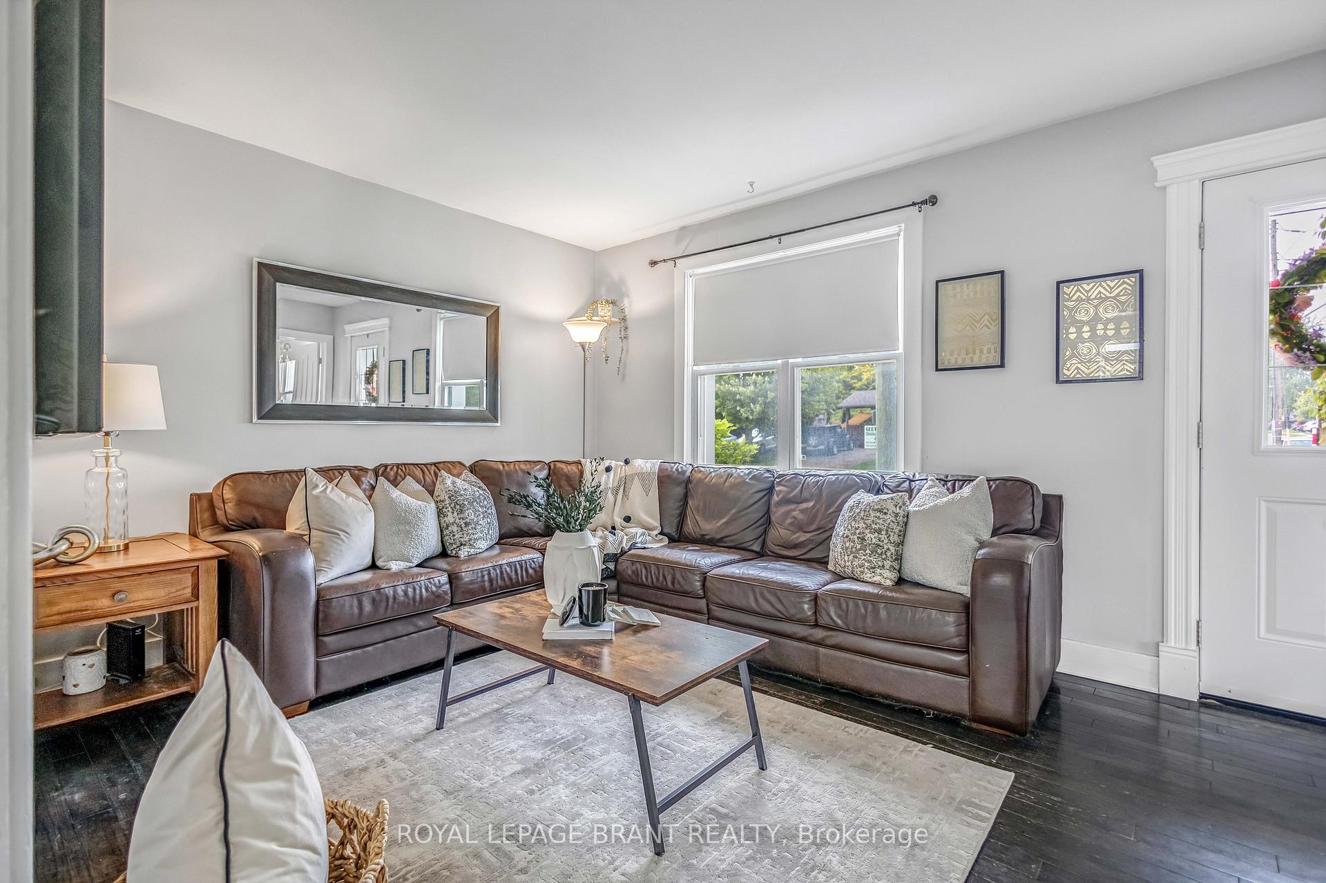 Photo 4 of 116 Silver Street, Brant, Paris — HOMEH