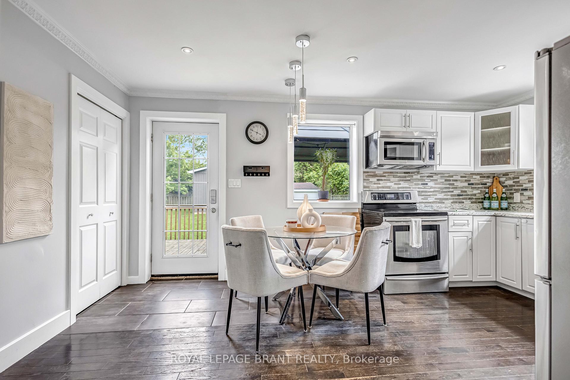 Photo 8 of 116 Silver Street, Brant, Paris — HOMEH