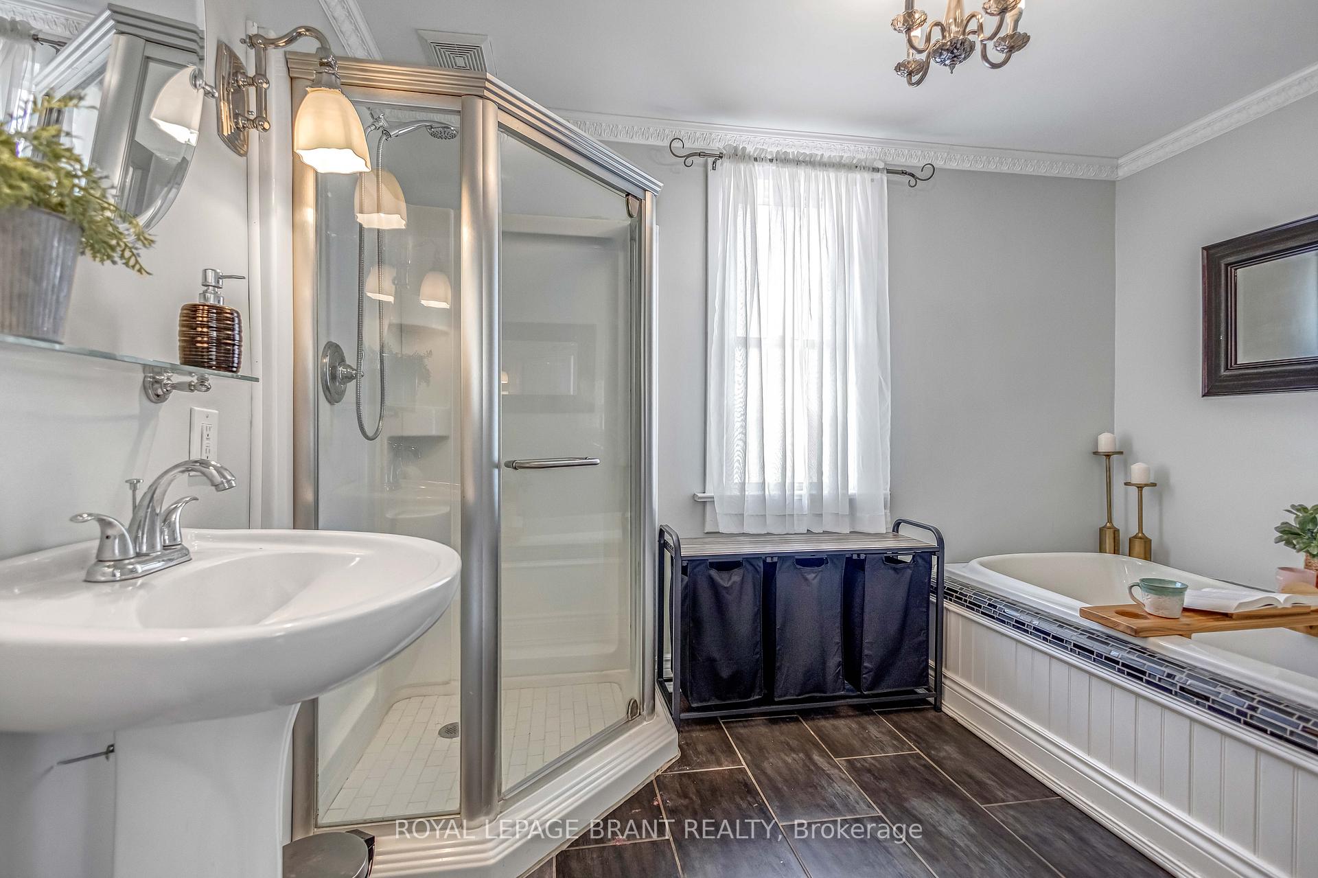 Photo 11 of 116 Silver Street, Brant, Paris — HOMEH