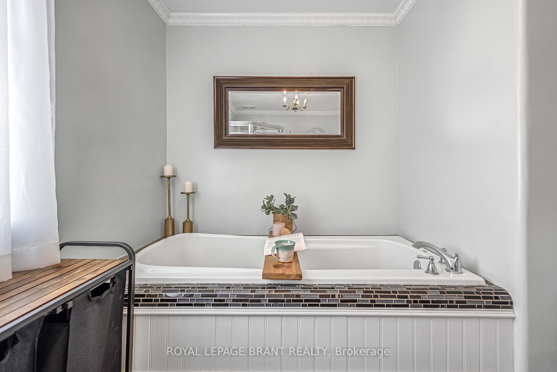 Photo 12 of 116 Silver Street, Brant, Paris — HOMEH