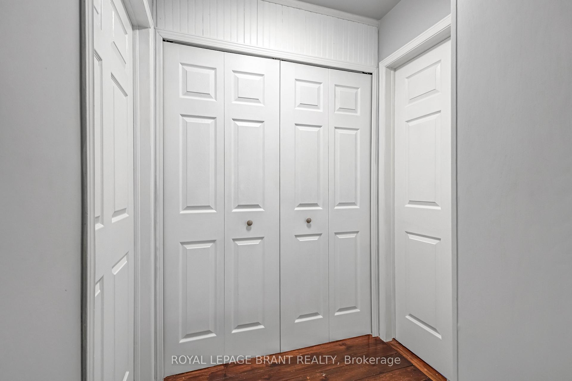 Photo 14 of 116 Silver Street, Brant, Paris — HOMEH