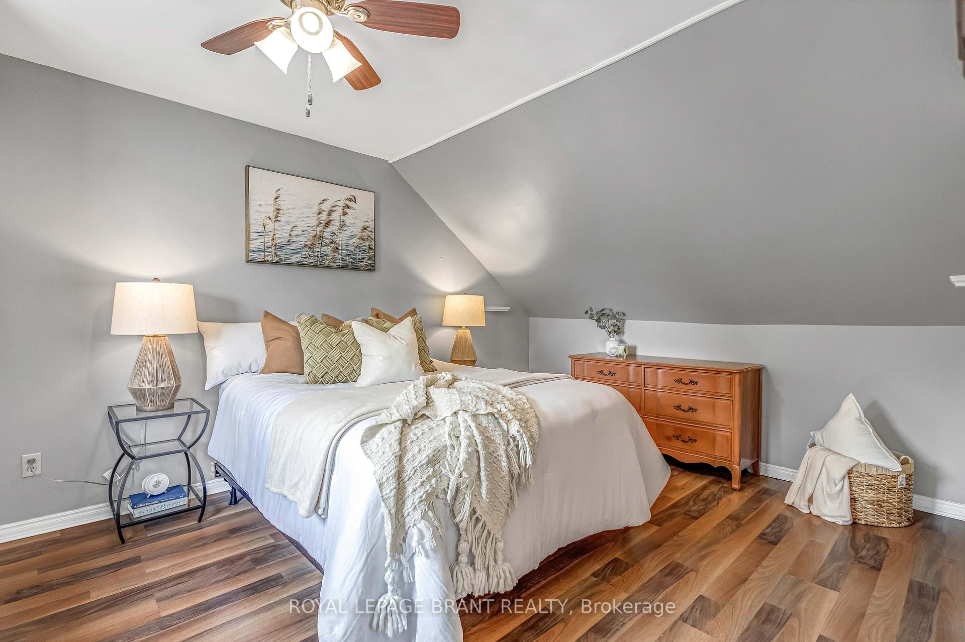 Photo 15 of 116 Silver Street, Brant, Paris — HOMEH