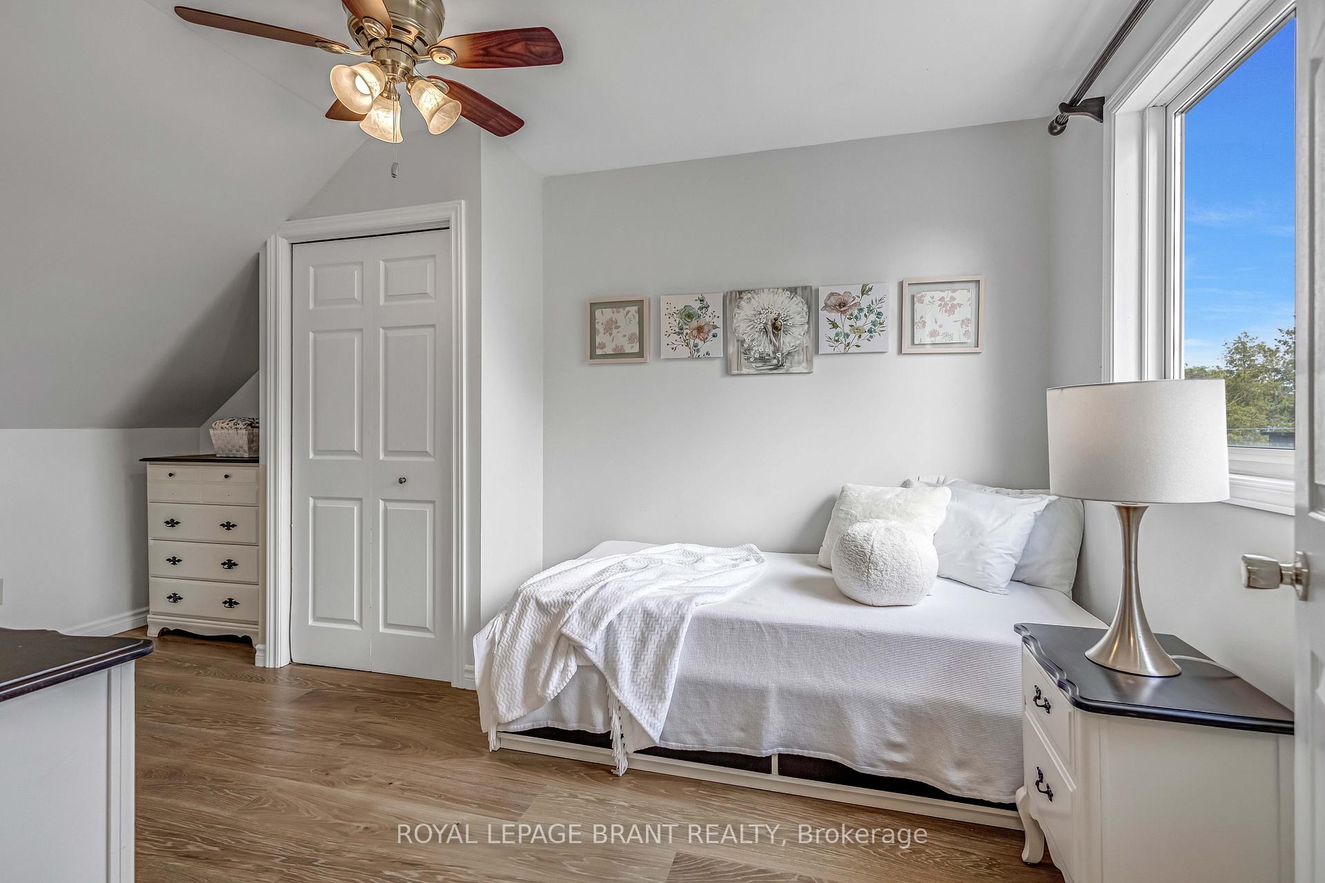 Photo 17 of 116 Silver Street, Brant, Paris — HOMEH