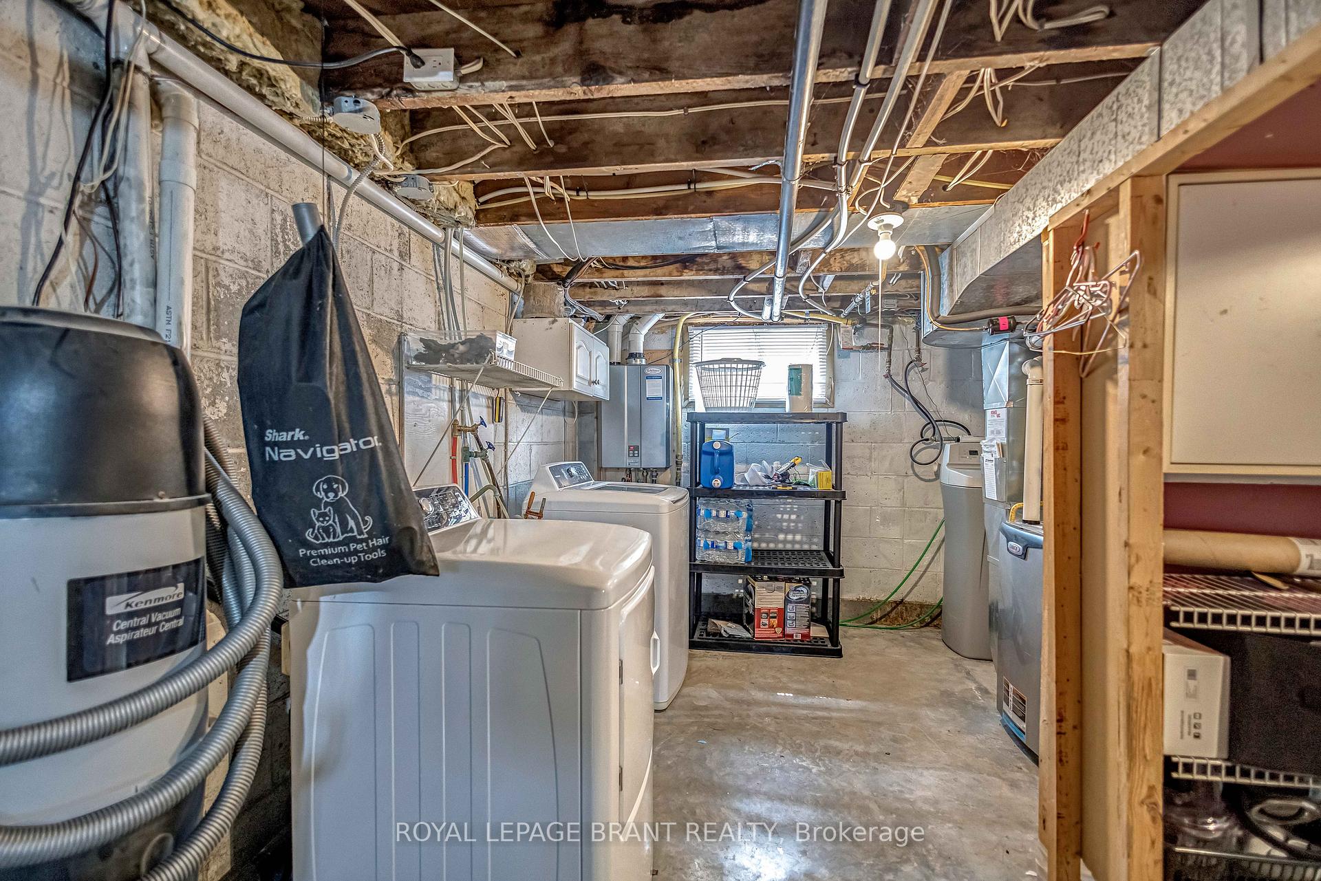 Photo 23 of 116 Silver Street, Brant, Paris — HOMEH