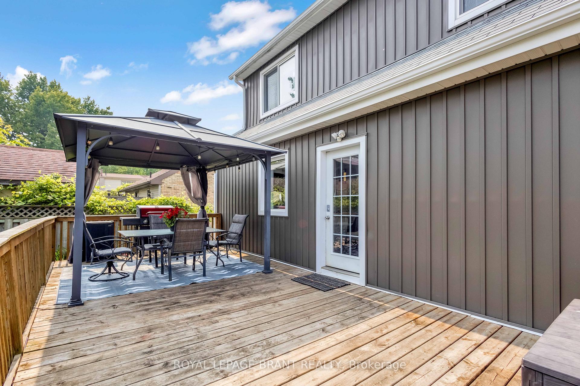 Photo 25 of 116 Silver Street, Brant, Paris — HOMEH
