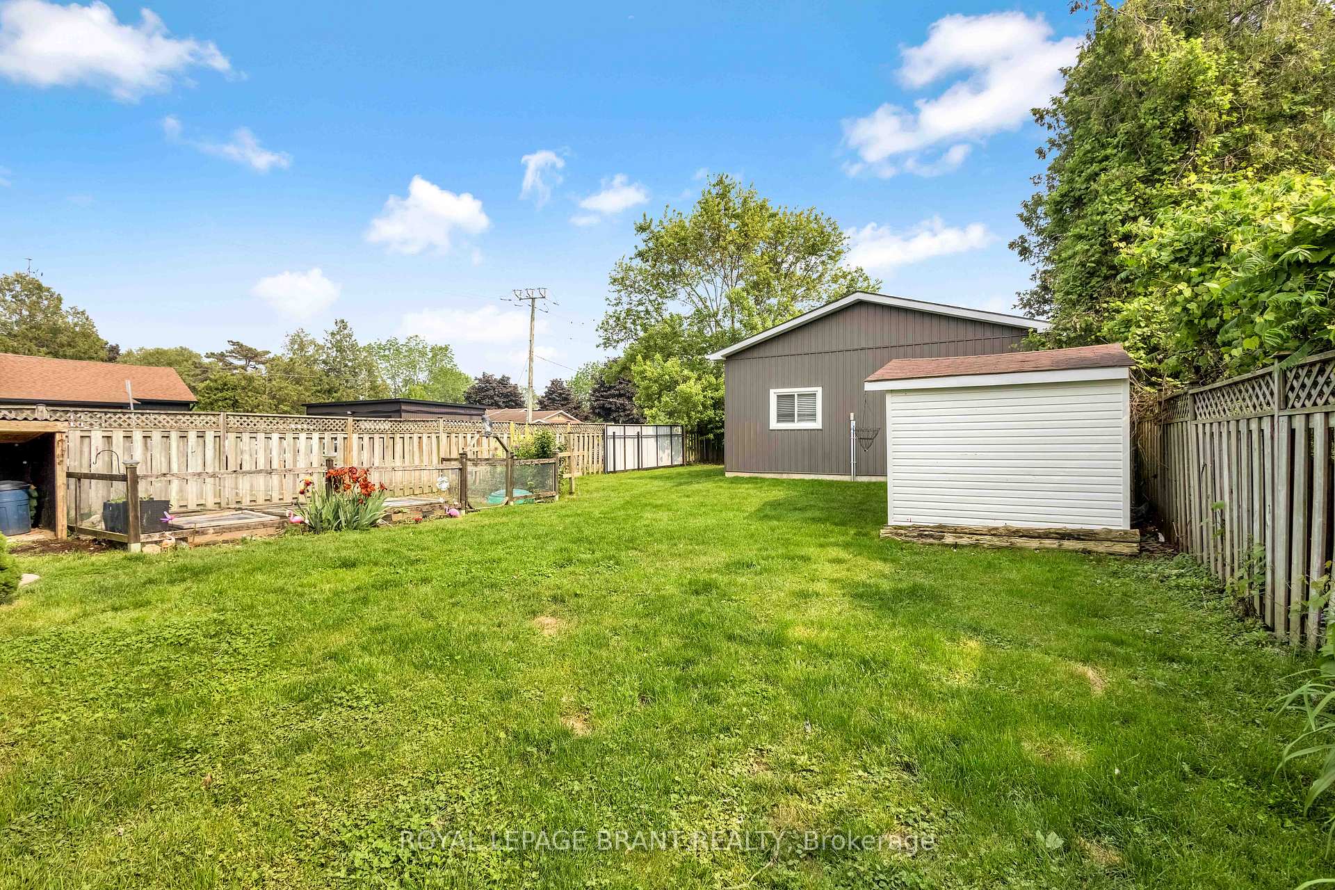 Photo 27 of 116 Silver Street, Brant, Paris — HOMEH