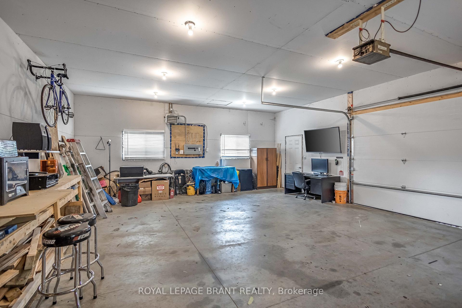 Photo 31 of 116 Silver Street, Brant, Paris — HOMEH