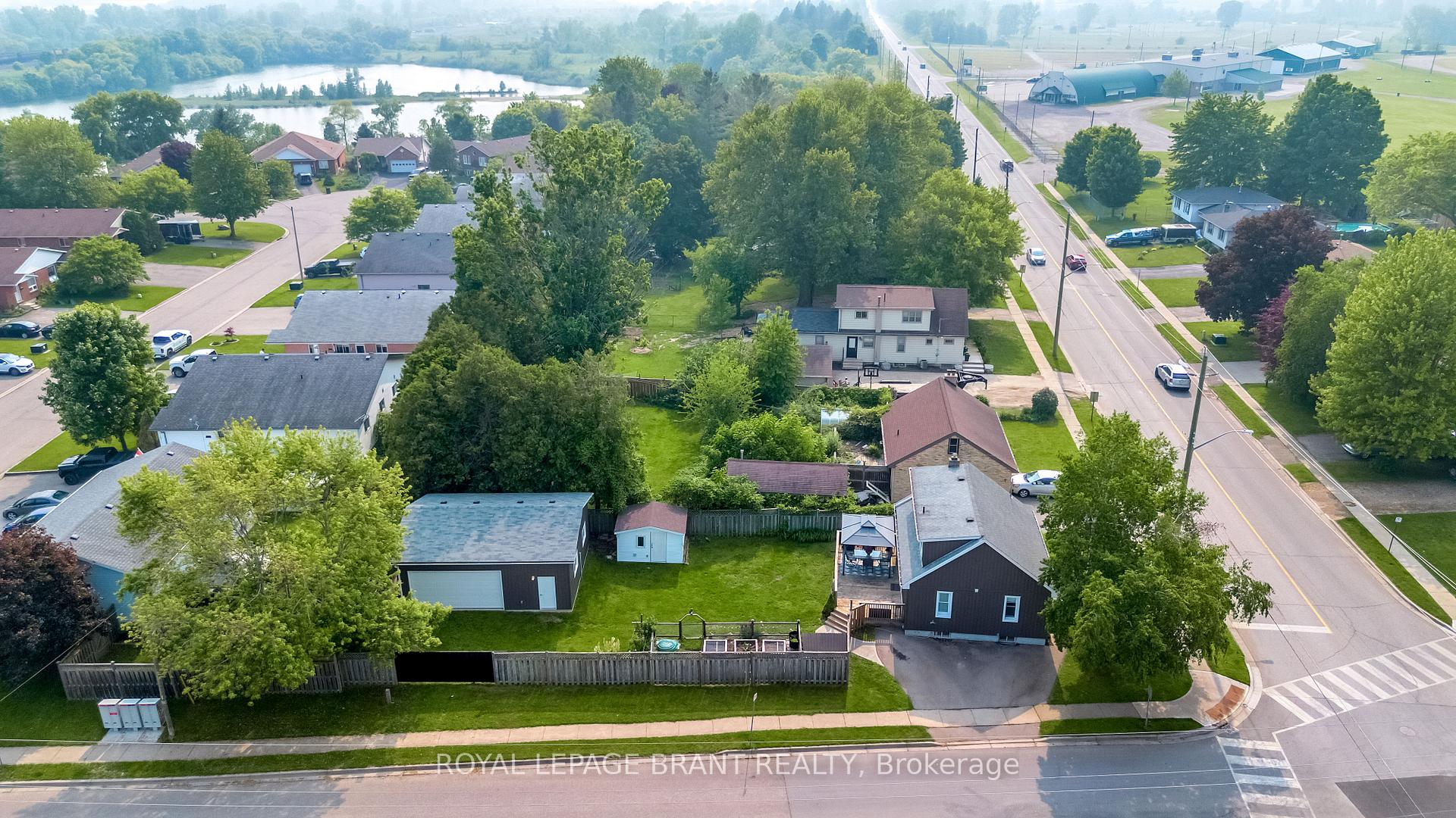 Photo 33 of 116 Silver Street, Brant, Paris — HOMEH