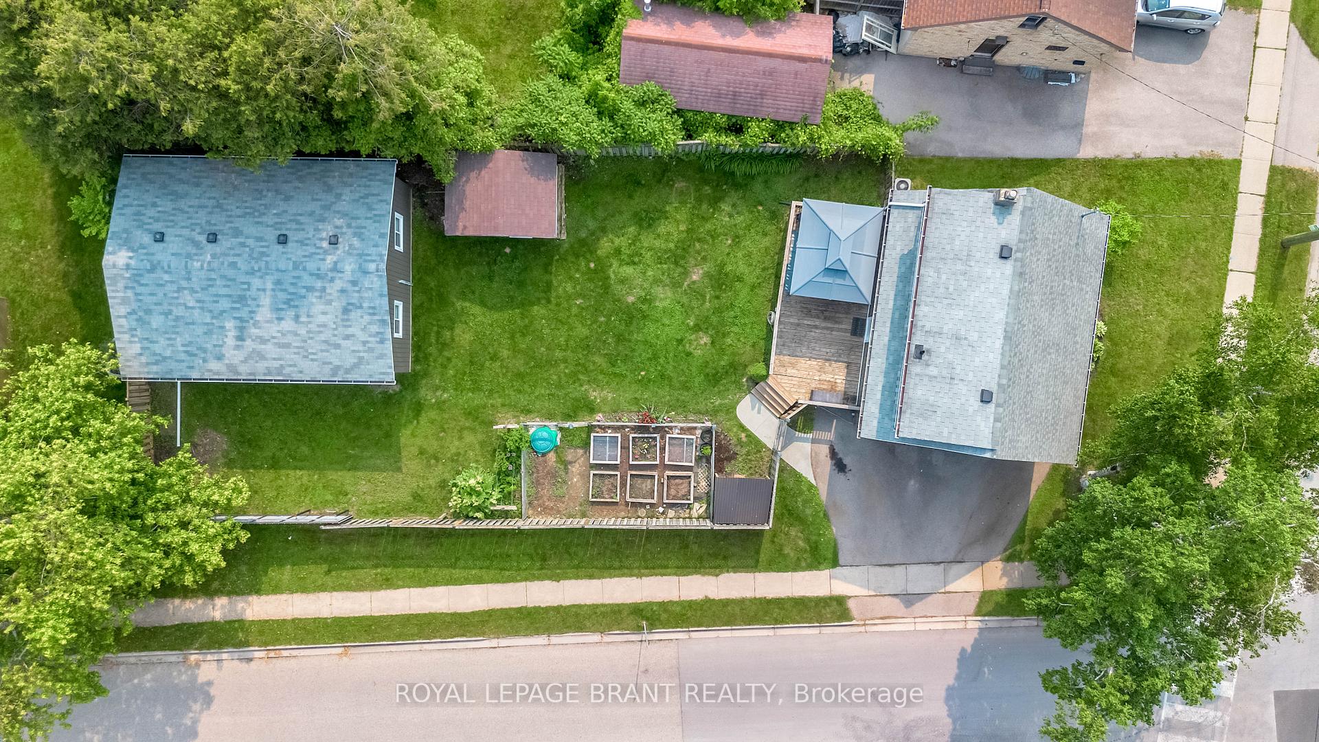 Photo 34 of 116 Silver Street, Brant, Paris — HOMEH
