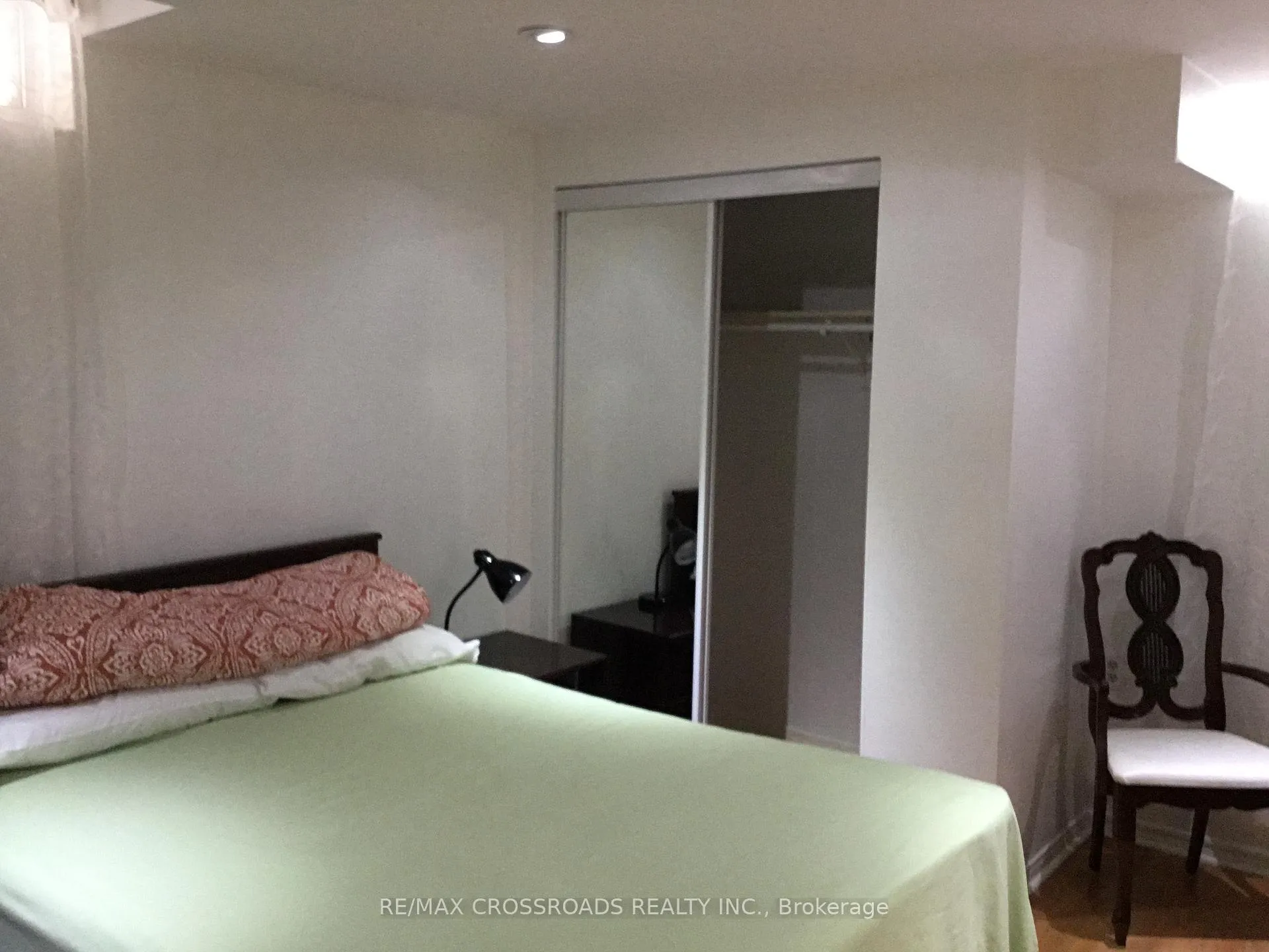 Photo 2 of 90 Ketchum Crescent, Markham, Middlefield — HOMEH