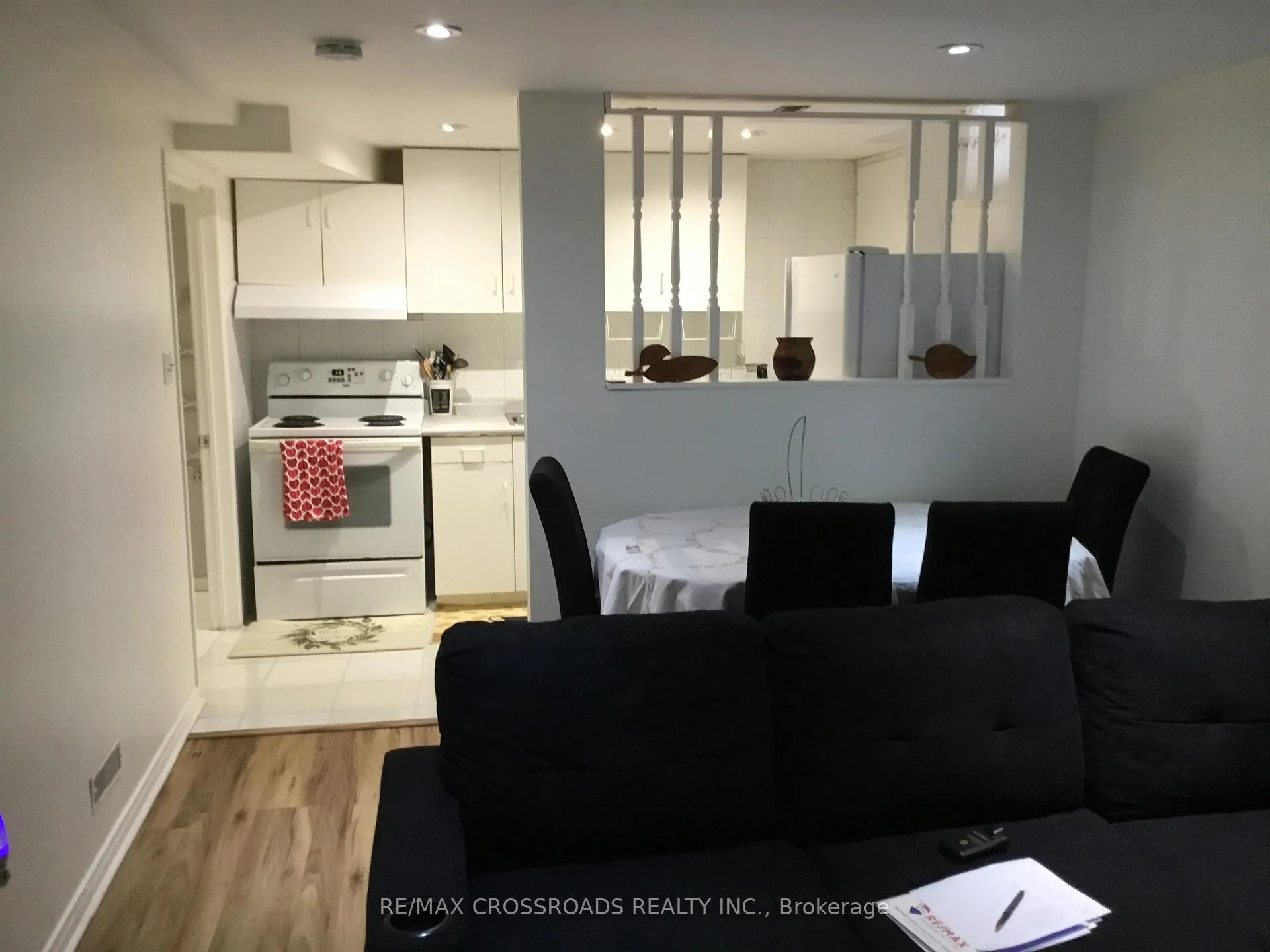 Photo 5 of 90 Ketchum Crescent, Markham, Middlefield — HOMEH
