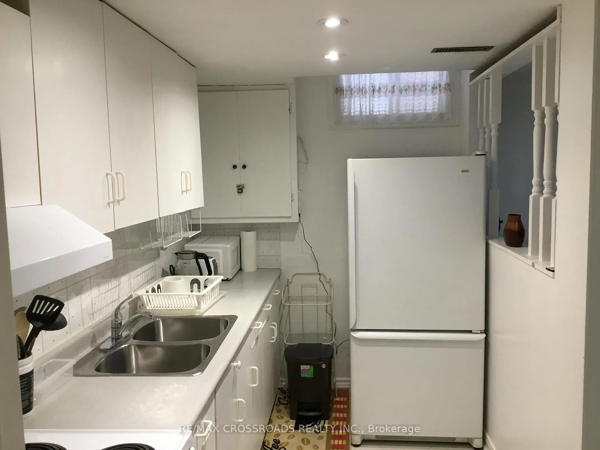 Photo 6 of 90 Ketchum Crescent, Markham, Middlefield — HOMEH