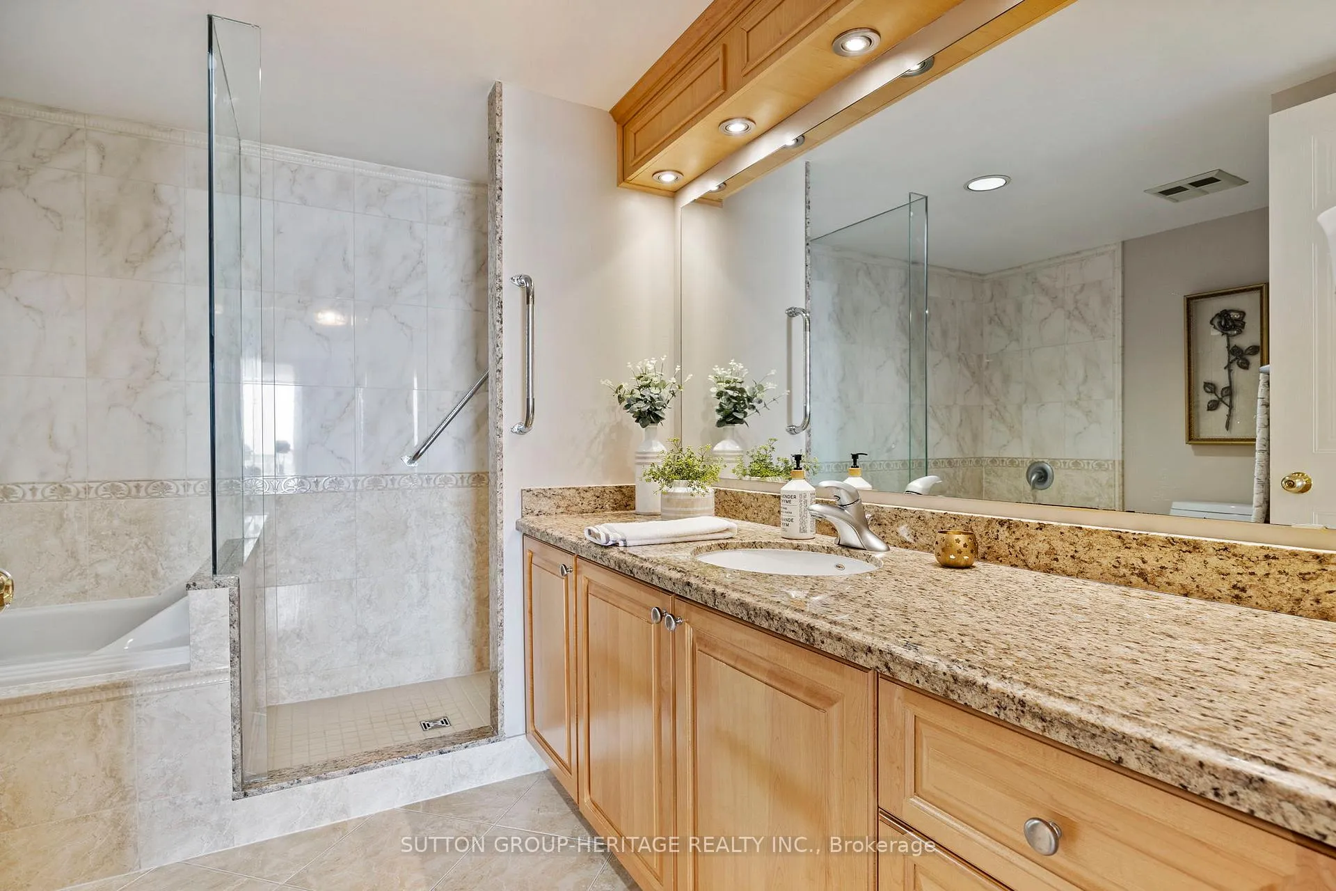 Photo 15 of Unit 1221, 1880 Valley Farm Road, Pickering, Town Centre — HOMEH