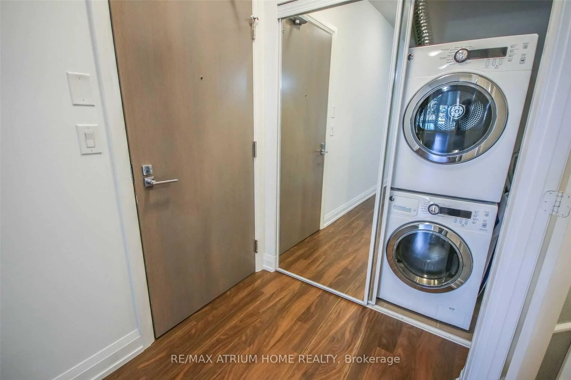 Photo 3 of Unit 302, 7167 Yonge Street, Markham, Grandview — HOMEH