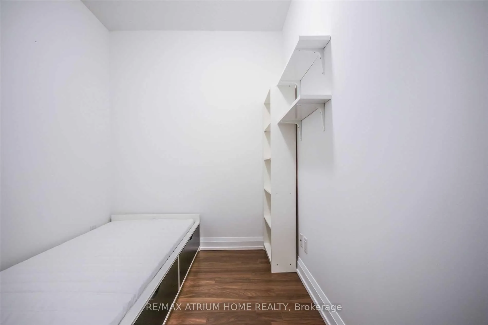 Photo 6 of Unit 302, 7167 Yonge Street, Markham, Grandview — HOMEH