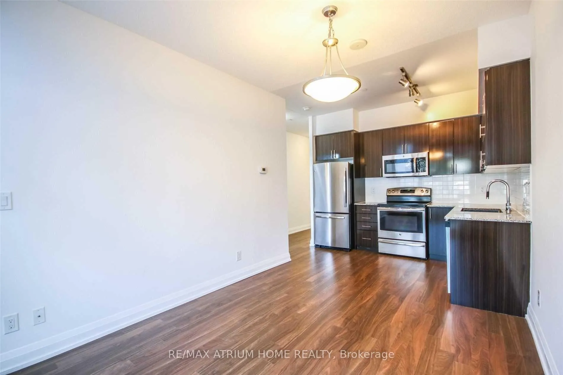 Photo 10 of Unit 302, 7167 Yonge Street, Markham, Grandview — HOMEH