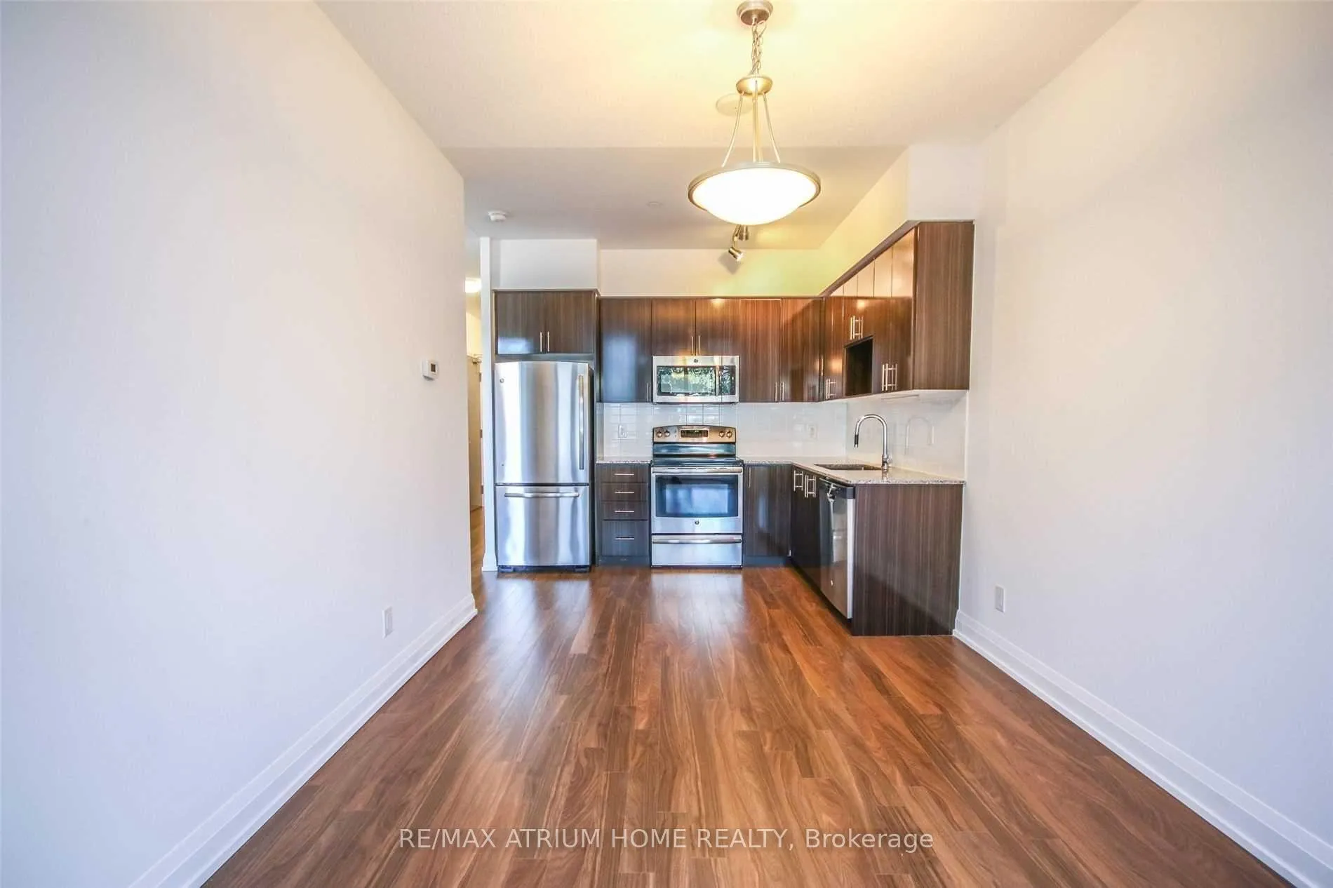 Photo 11 of Unit 302, 7167 Yonge Street, Markham, Grandview — HOMEH