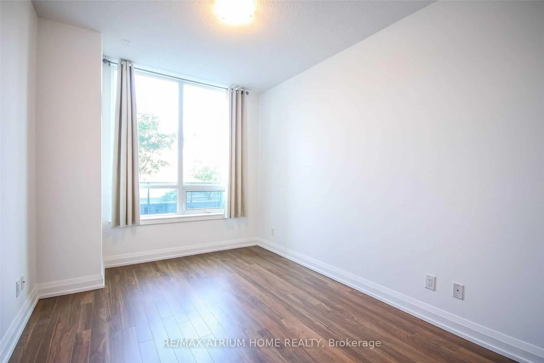 Photo 12 of Unit 302, 7167 Yonge Street, Markham, Grandview — HOMEH