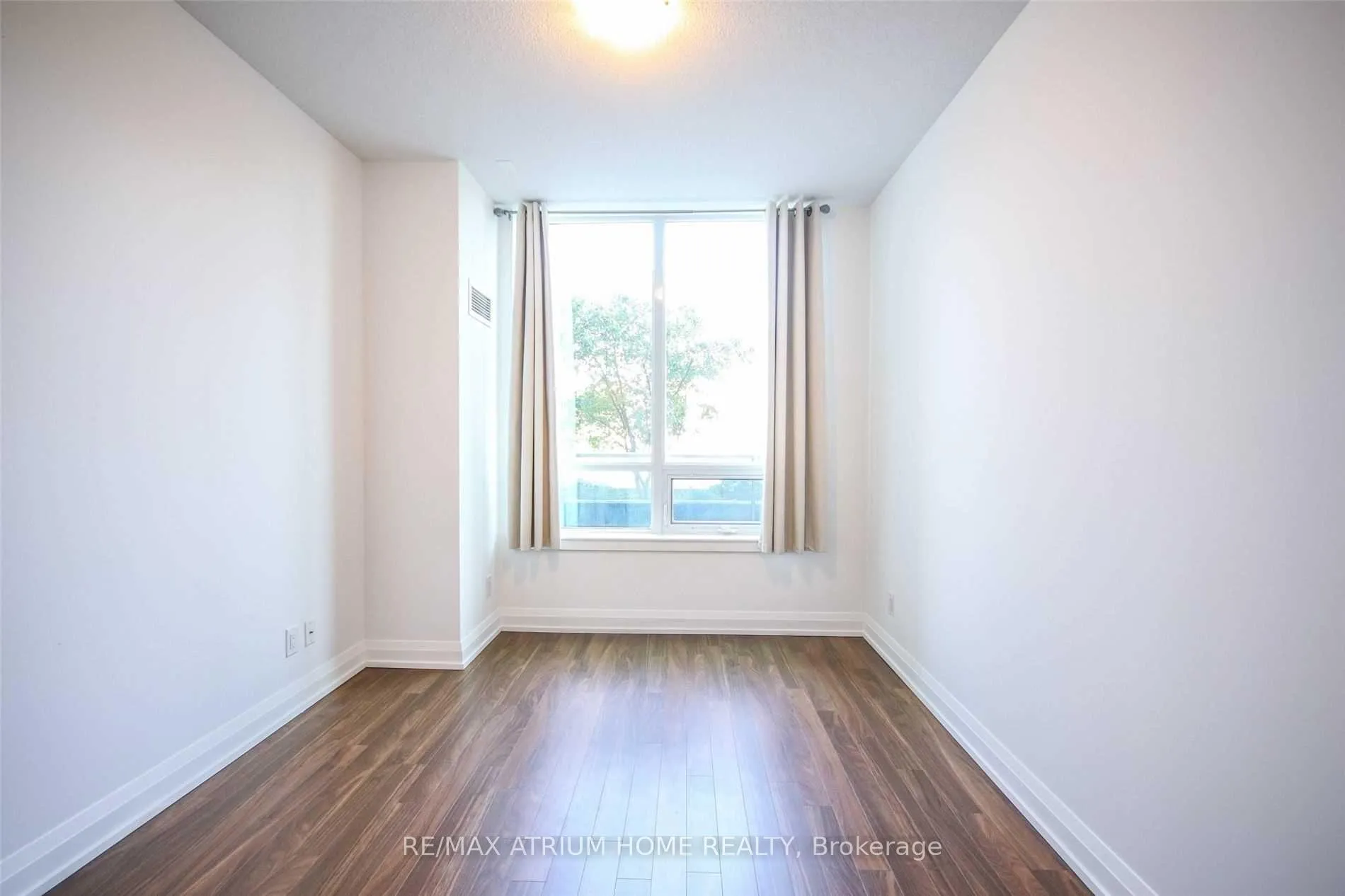 Photo 13 of Unit 302, 7167 Yonge Street, Markham, Grandview — HOMEH