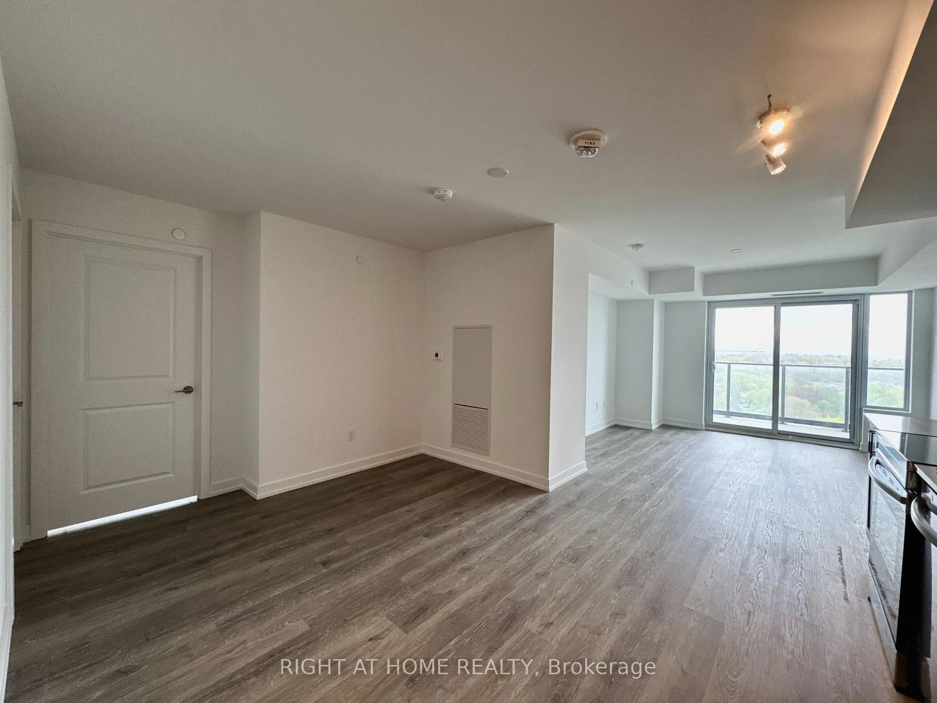 Photo 4 of Unit 1104, 1435 Celebration Drive, Pickering, Bay Ridges — HOMEH
