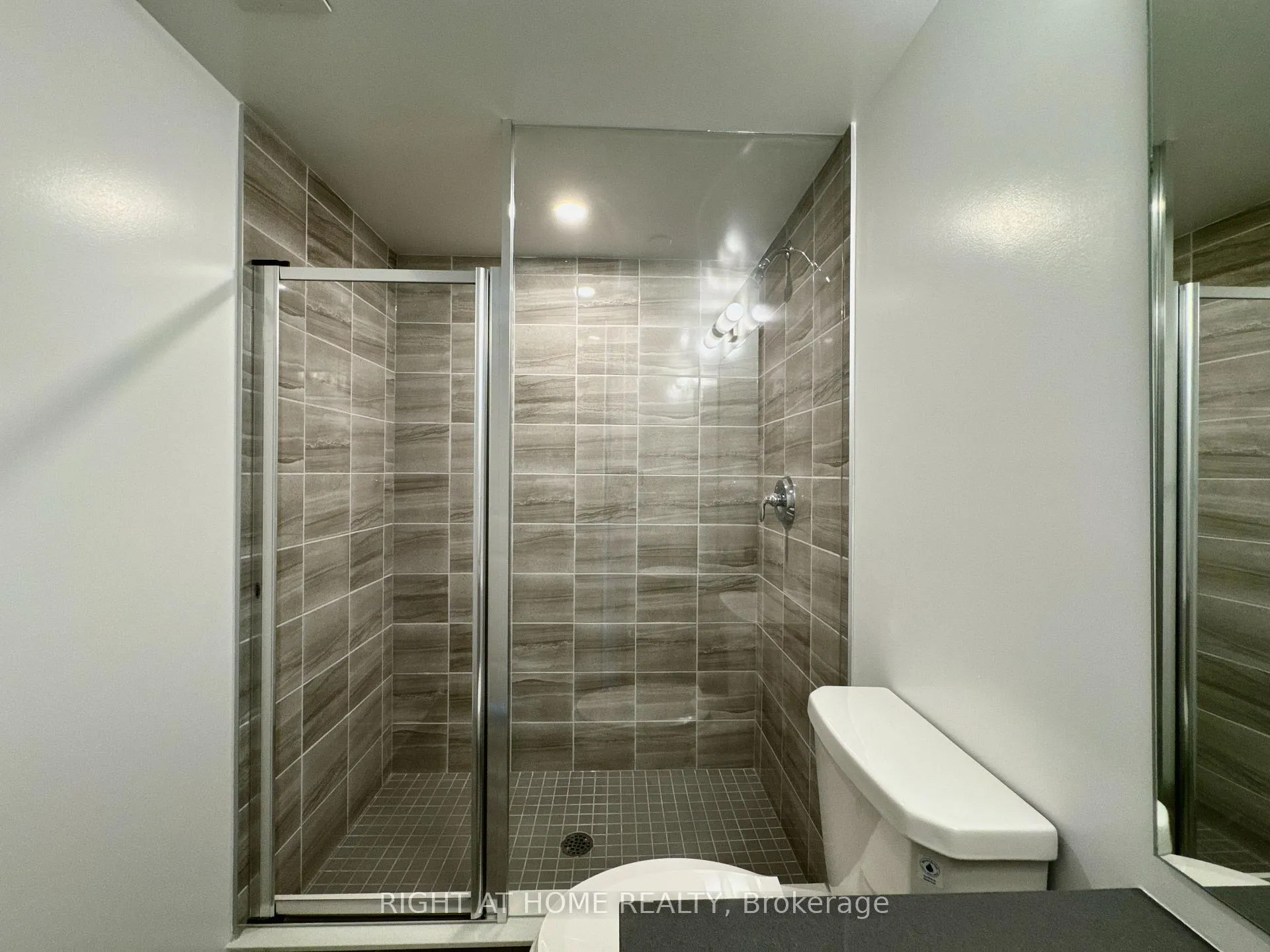 Photo 10 of Unit 1104, 1435 Celebration Drive, Pickering, Bay Ridges — HOMEH