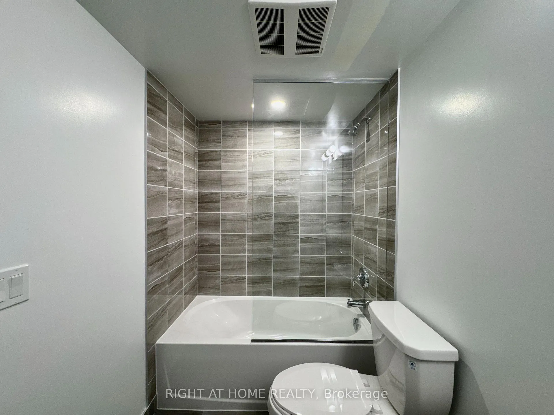 Photo 19 of Unit 1104, 1435 Celebration Drive, Pickering, Bay Ridges — HOMEH