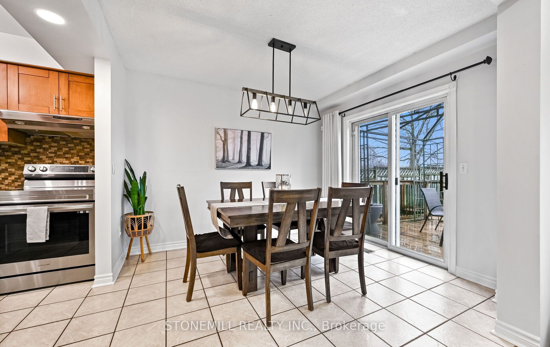Photo 10 of 140 Mcmeeken Drive, Cambridge, Hespeler Village — HOMEH