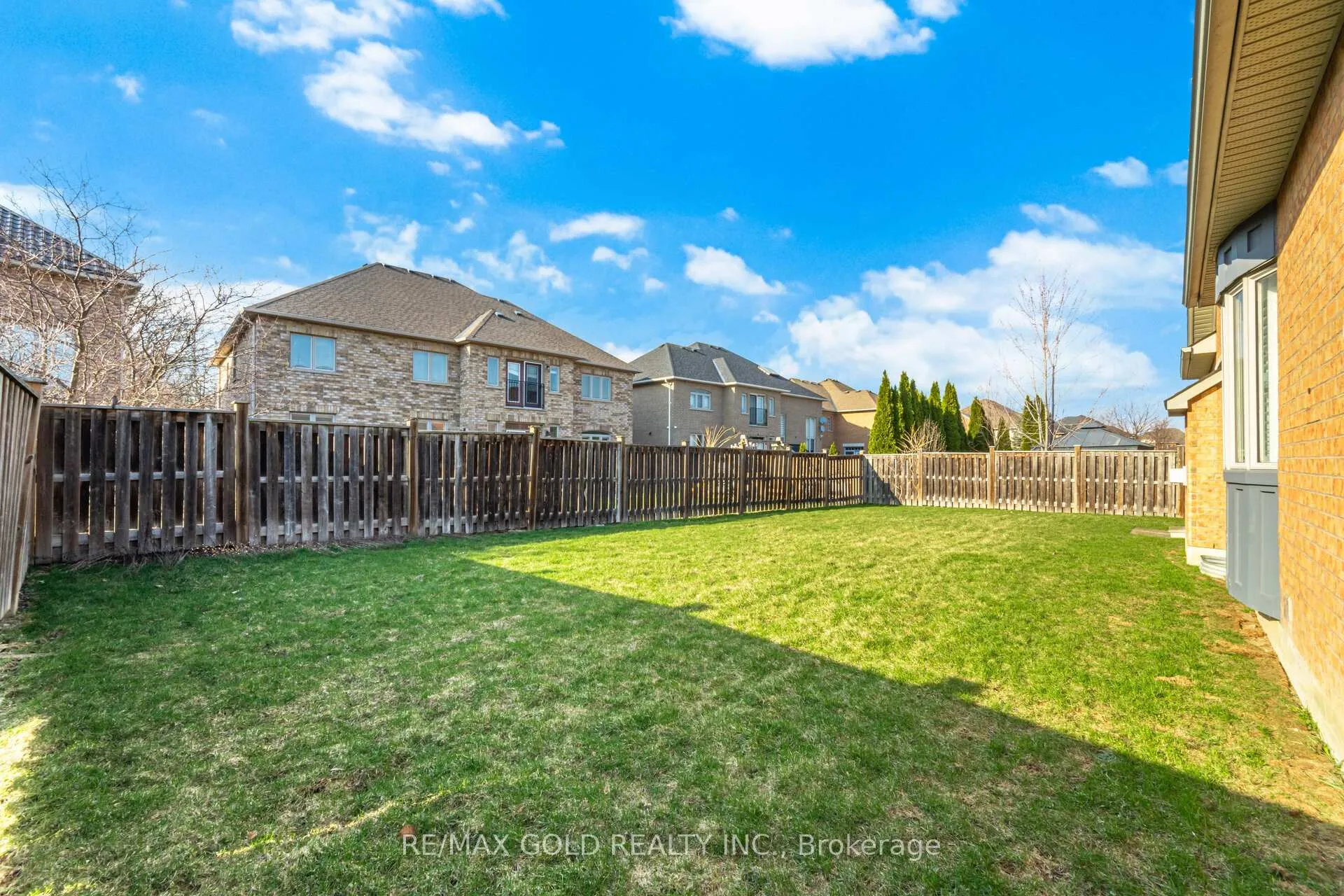 Photo 22 of 48 Valleyside Trail, Brampton, Bram East — HOMEH