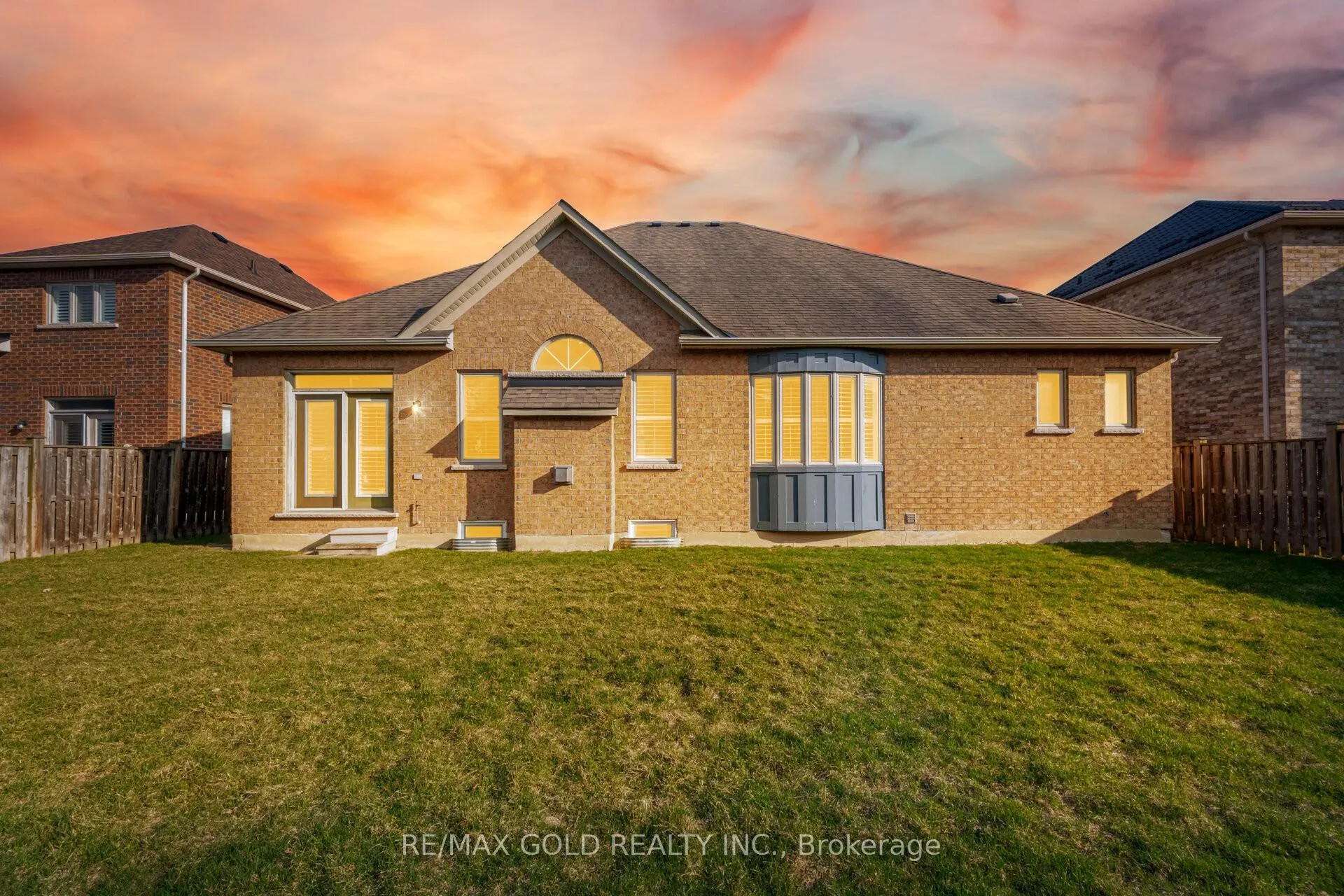 Photo 25 of 48 Valleyside Trail, Brampton, Bram East — HOMEH
