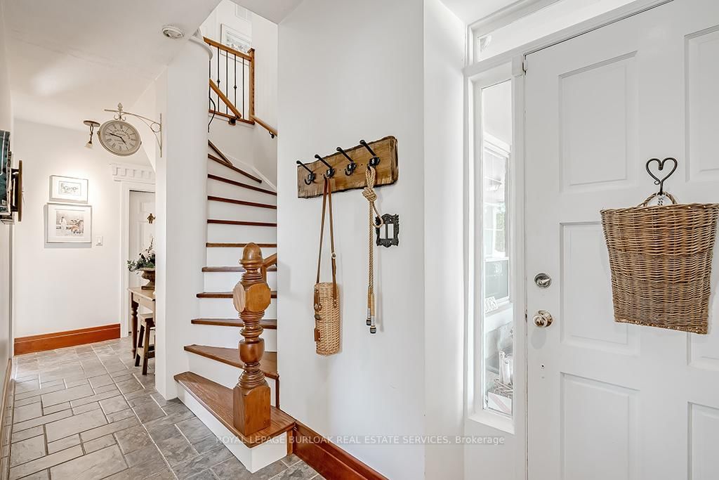 Photo 5 of 548 Campbellville Rd, Hamilton, Rural Flamborough — HOMEH
