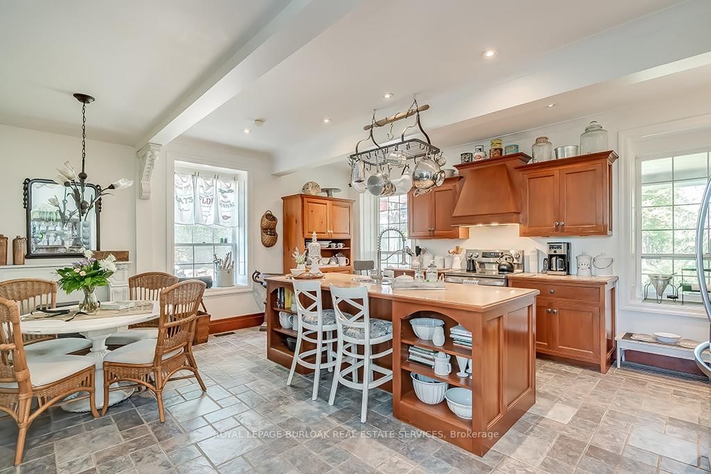 Photo 10 of 548 Campbellville Rd, Hamilton, Rural Flamborough — HOMEH