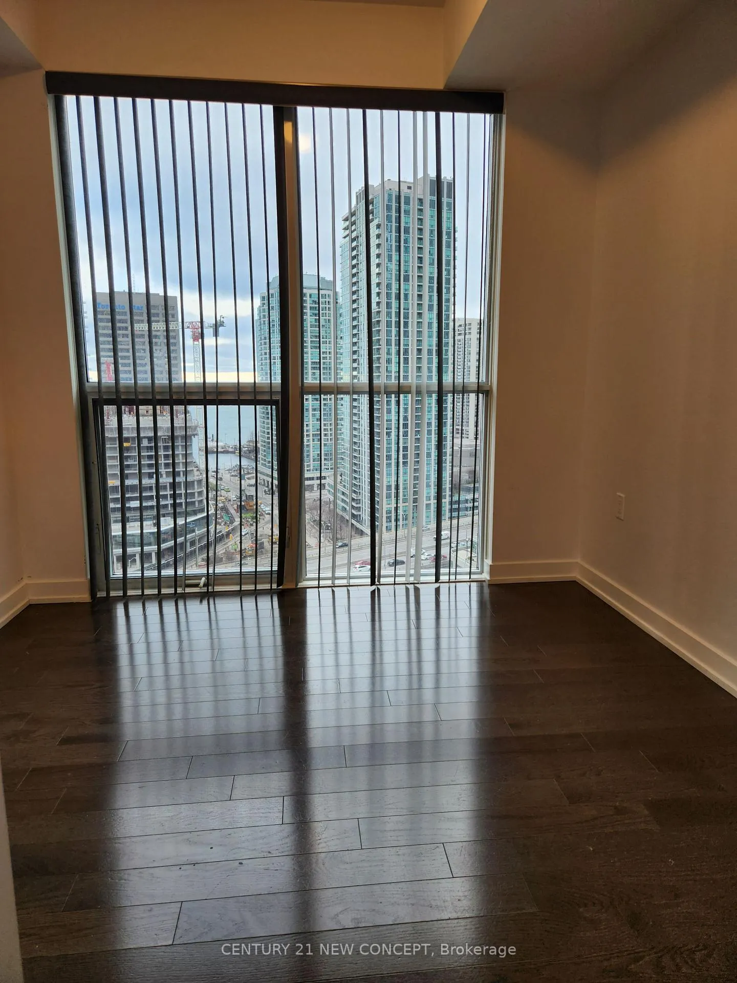 Photo 9 of Unit 1908, 1 The Esplanade, Toronto, Waterfront Communities — HOMEH