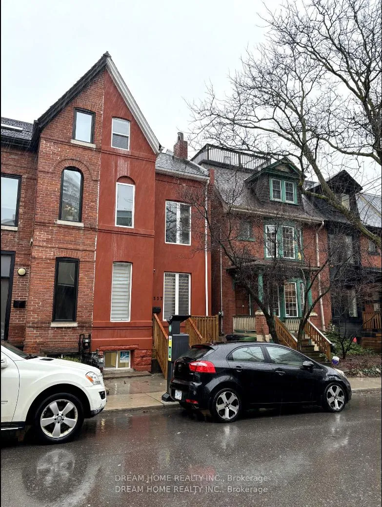 Front of Unit 101, 337 Mutual Street