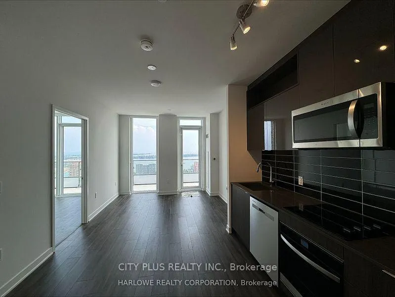 Photo 8 of Unit PH3008, 70 Princess Street, Toronto, Waterfront Communities — HOMEH