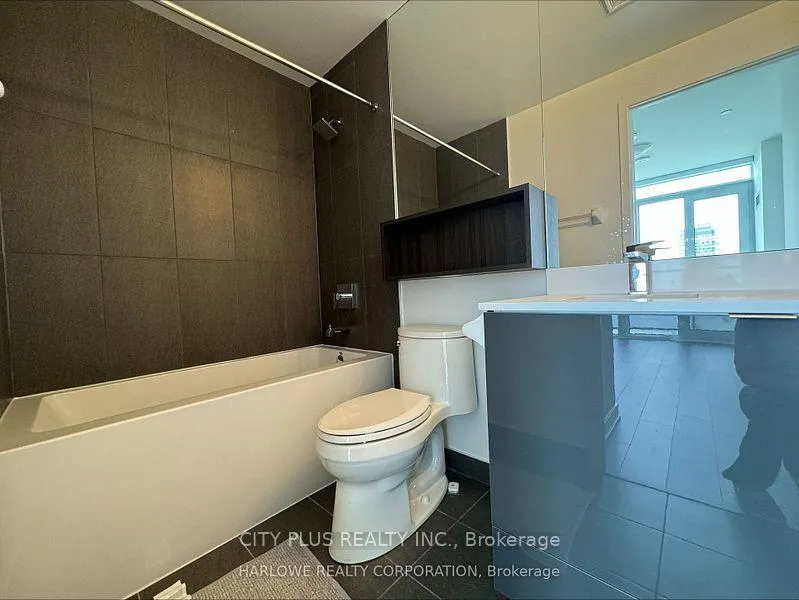 Photo 13 of Unit PH3008, 70 Princess Street, Toronto, Waterfront Communities — HOMEH