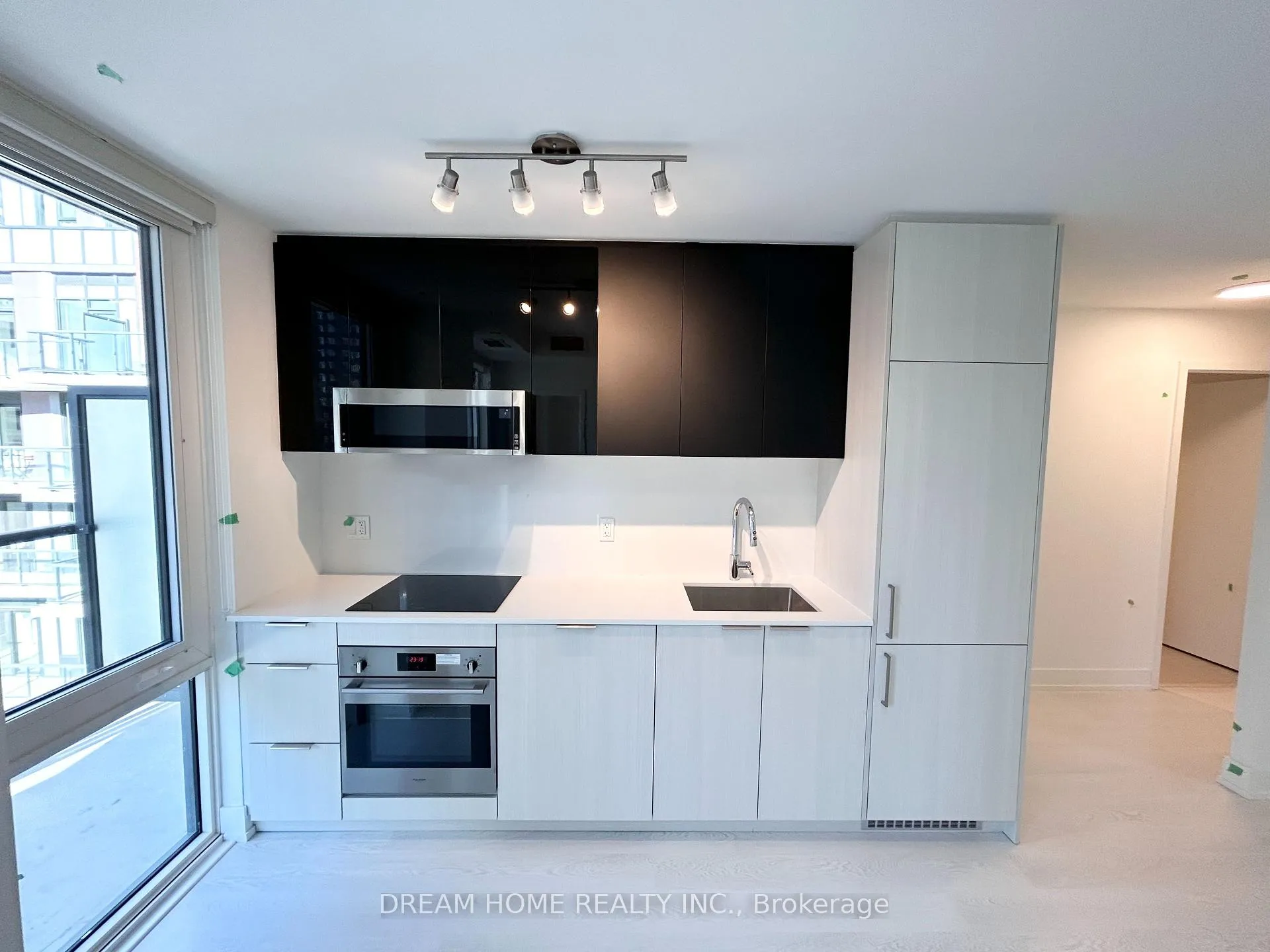 Photo 5 of Unit 917, 308 Jarvis Street, Toronto, Church-Yonge Corridor — HOMEH