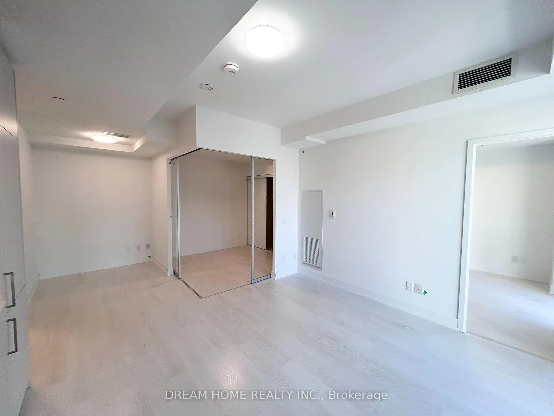Photo 7 of Unit 917, 308 Jarvis Street, Toronto, Church-Yonge Corridor — HOMEH
