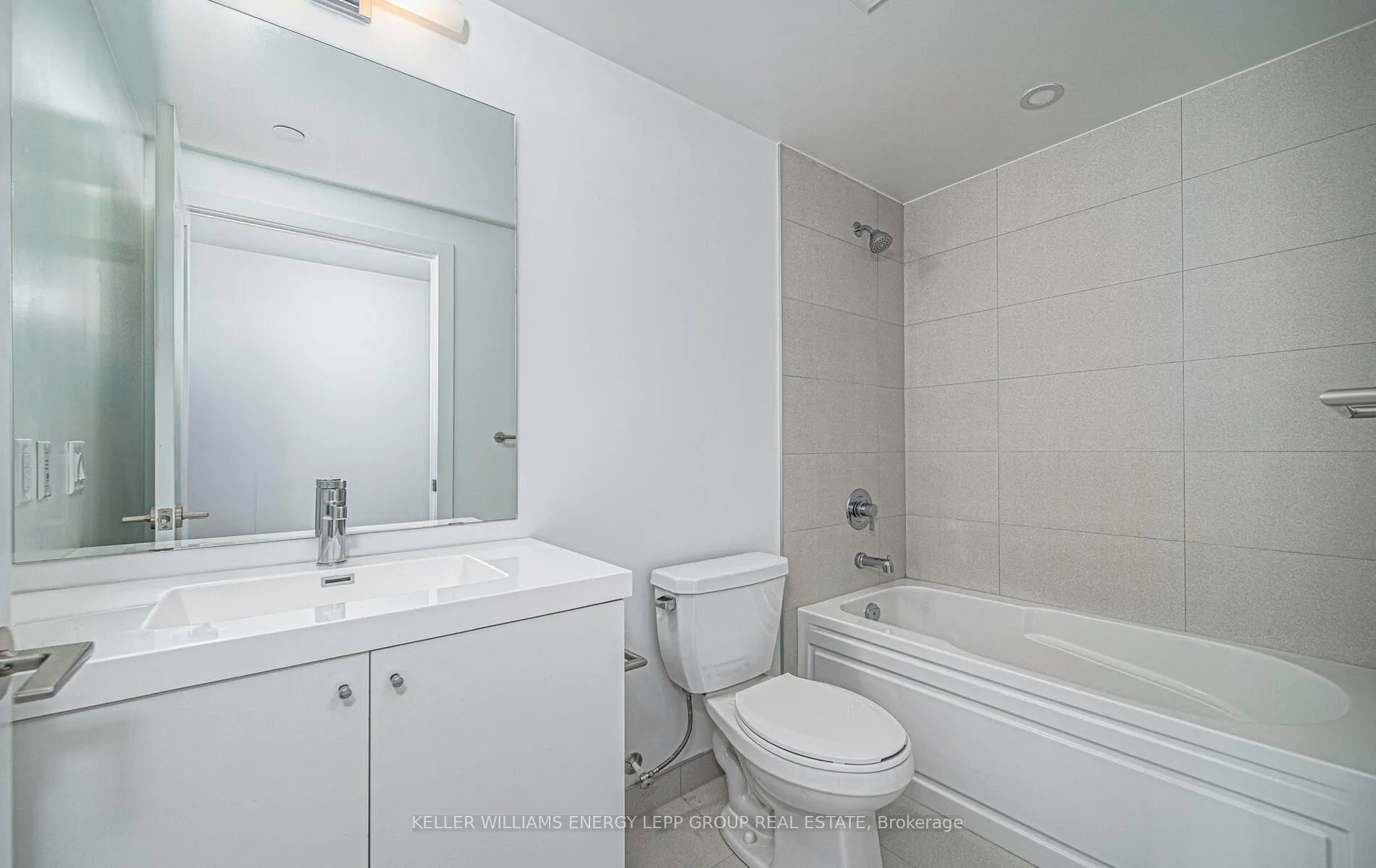 Photo 2 of Unit 615, 2545 Simcoe Street N, Oshawa, Windfields — HOMEH