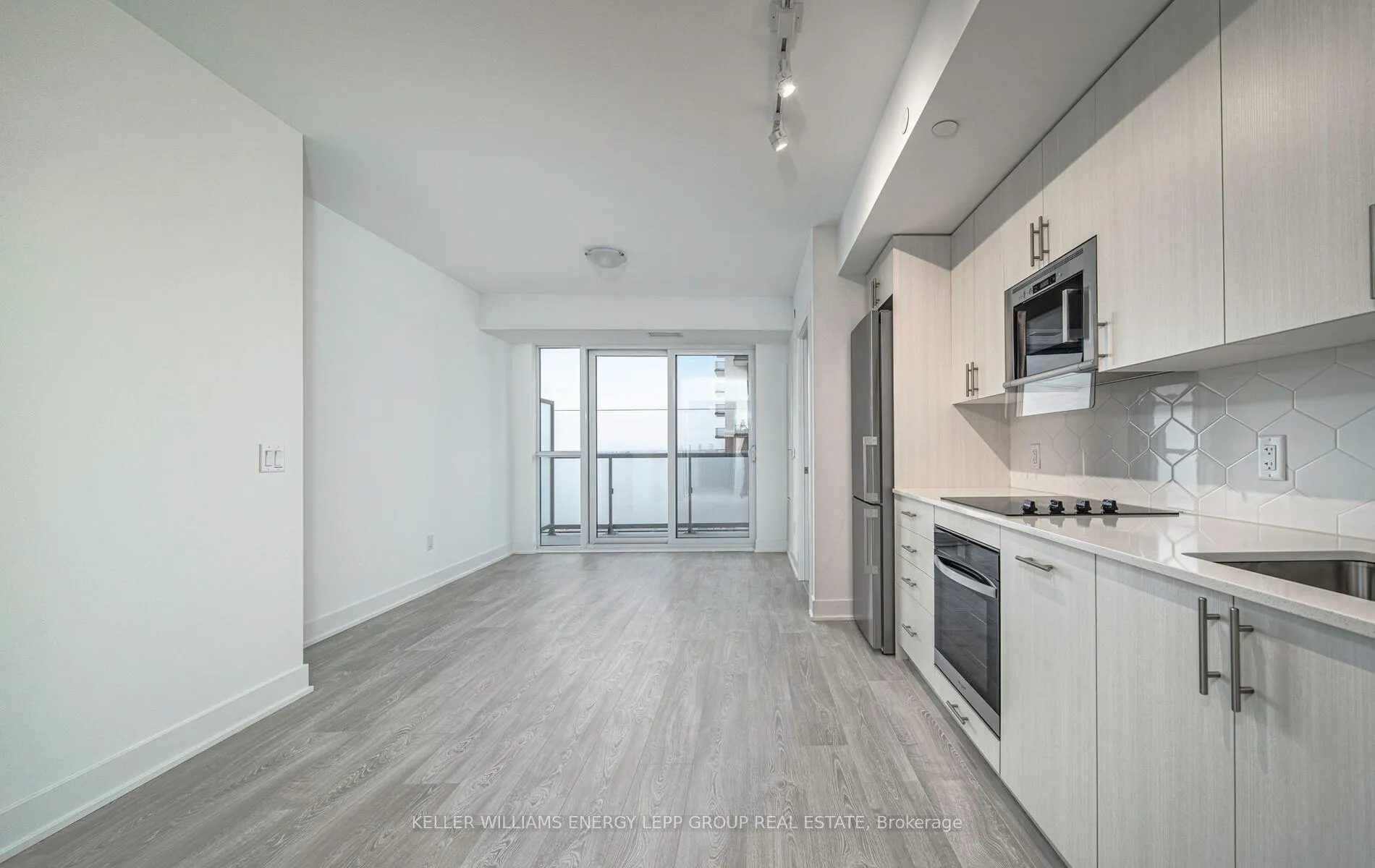 Photo 5 of Unit 615, 2545 Simcoe Street N, Oshawa, Windfields — HOMEH