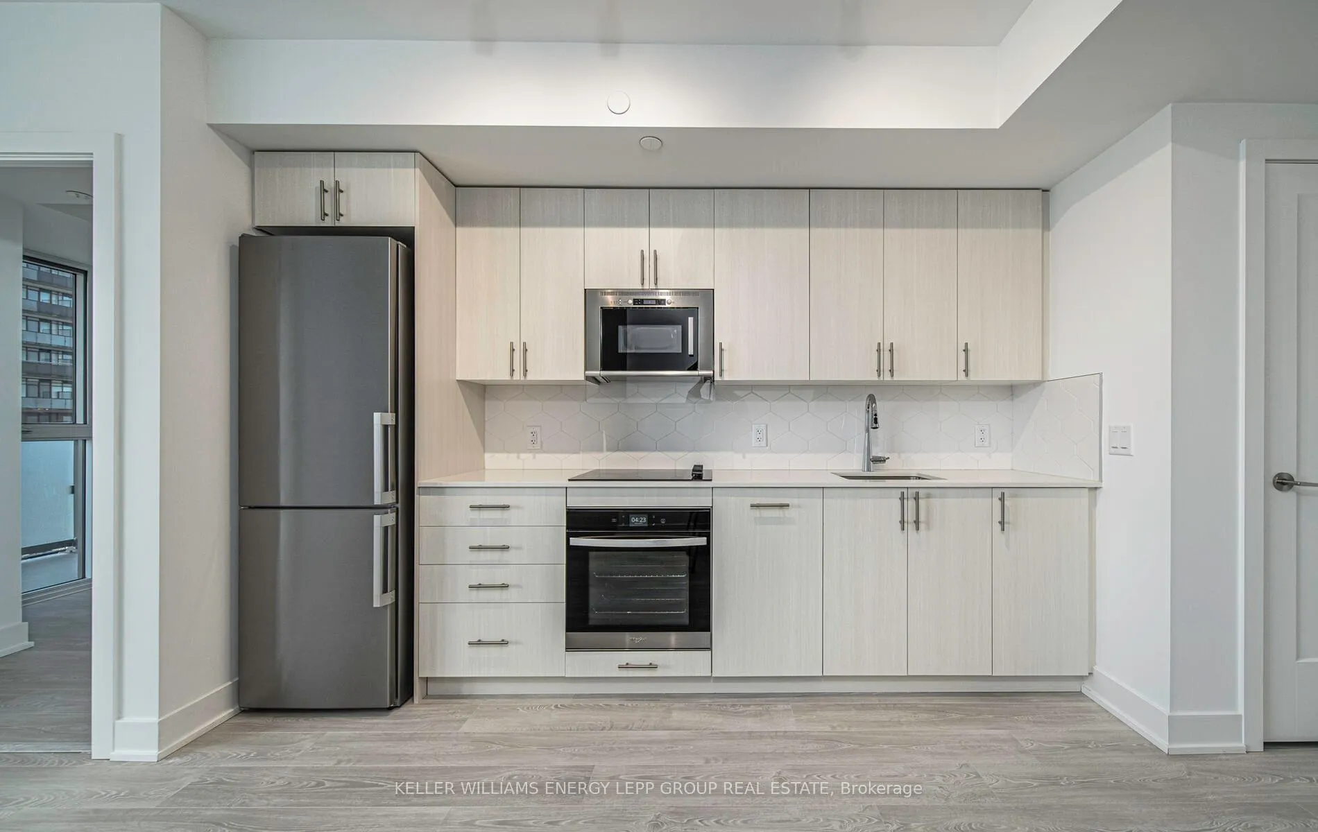Photo 6 of Unit 615, 2545 Simcoe Street N, Oshawa, Windfields — HOMEH