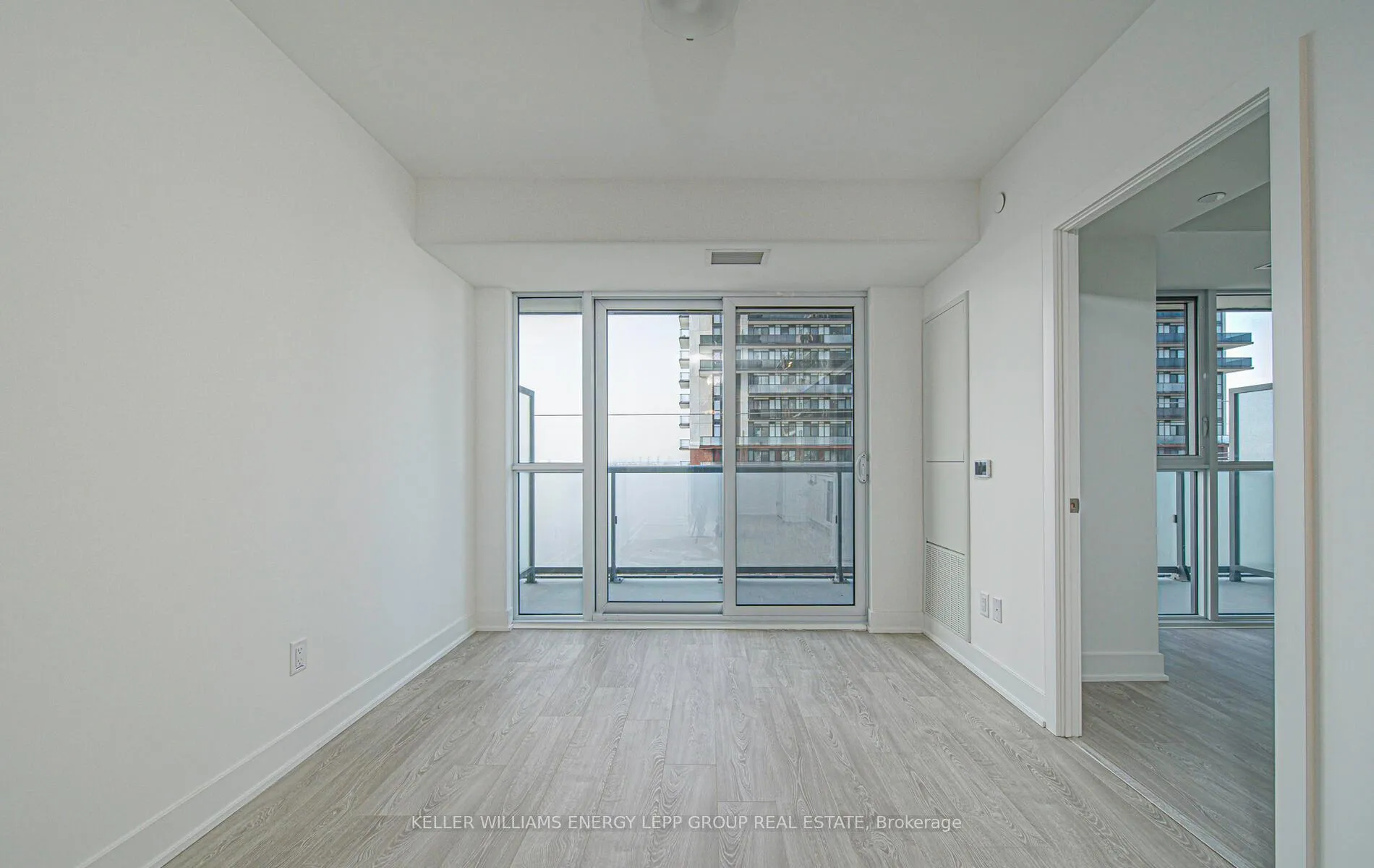Photo 9 of Unit 615, 2545 Simcoe Street N, Oshawa, Windfields — HOMEH